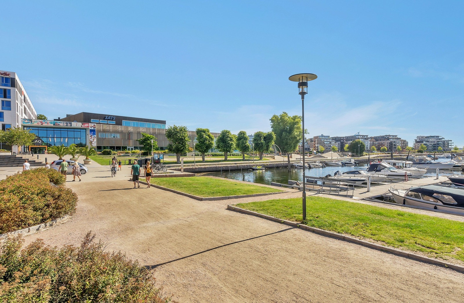 I Kvadraturen finner du også Strandpromenaden Galleribilde