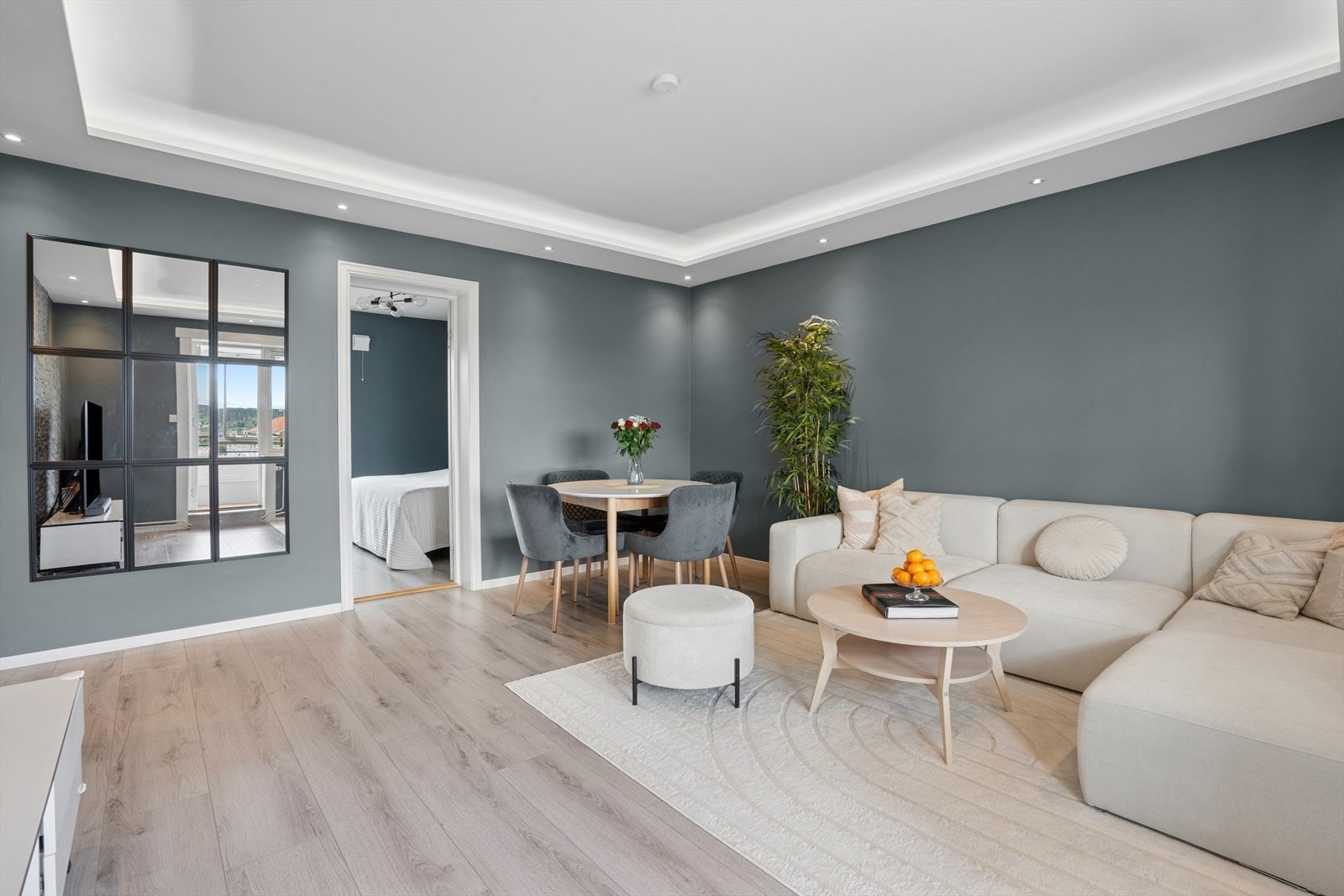 Lokalmegler Ilaf Hamad ønsker deg velkommen til Kalbakkslyngen 13 - en velholdt 3-roms andelsleilighet beliggende i et attraktivt boligområde på Kalbakken i Oslo. Galleribilde