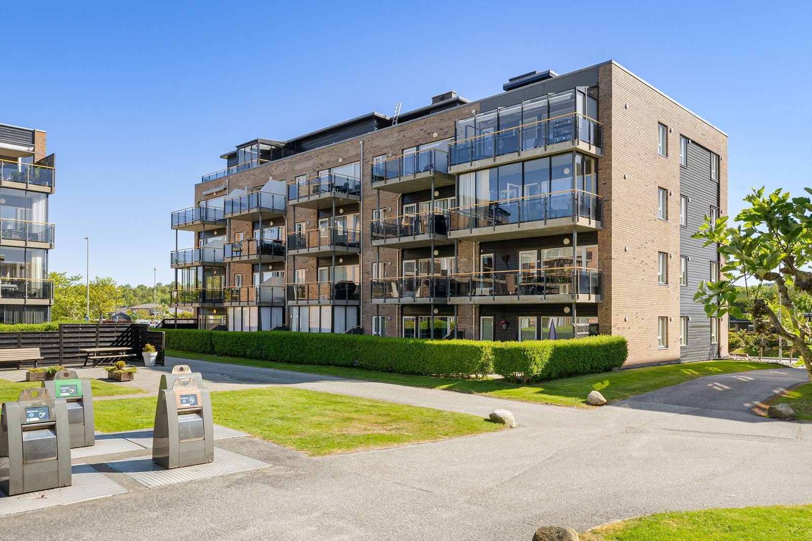 Velkommen til Fredtunvegen 10 D, og denne flotte 2-roms leiligheten fra 2007. Galleribilde