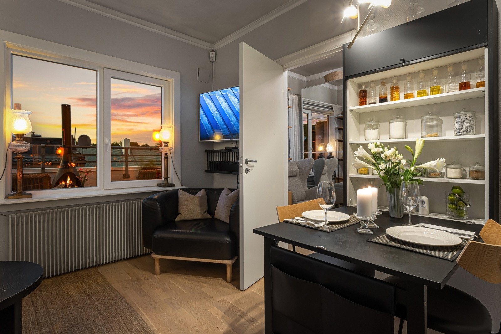 Boligen varmes opp via radiatorer der varmtvann og fyring er inkl. i felleskostnadene Galleribilde