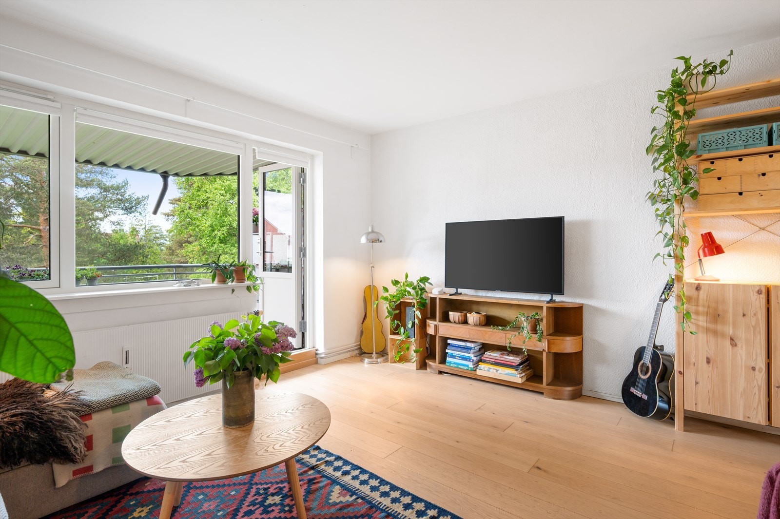 Stuen er utformet slik at du enkelt kan innrede etter eget ønske. Galleribilde