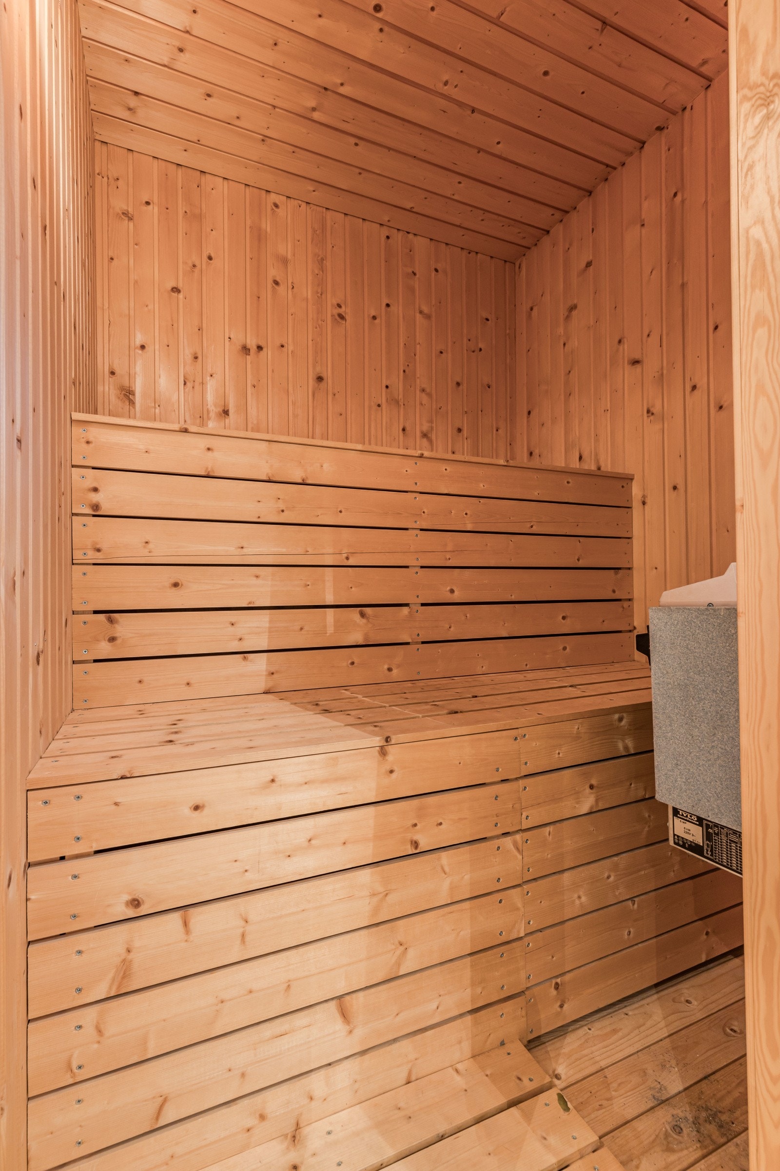 Badstue med 6kW Tylö varmeovn. Galleribilde