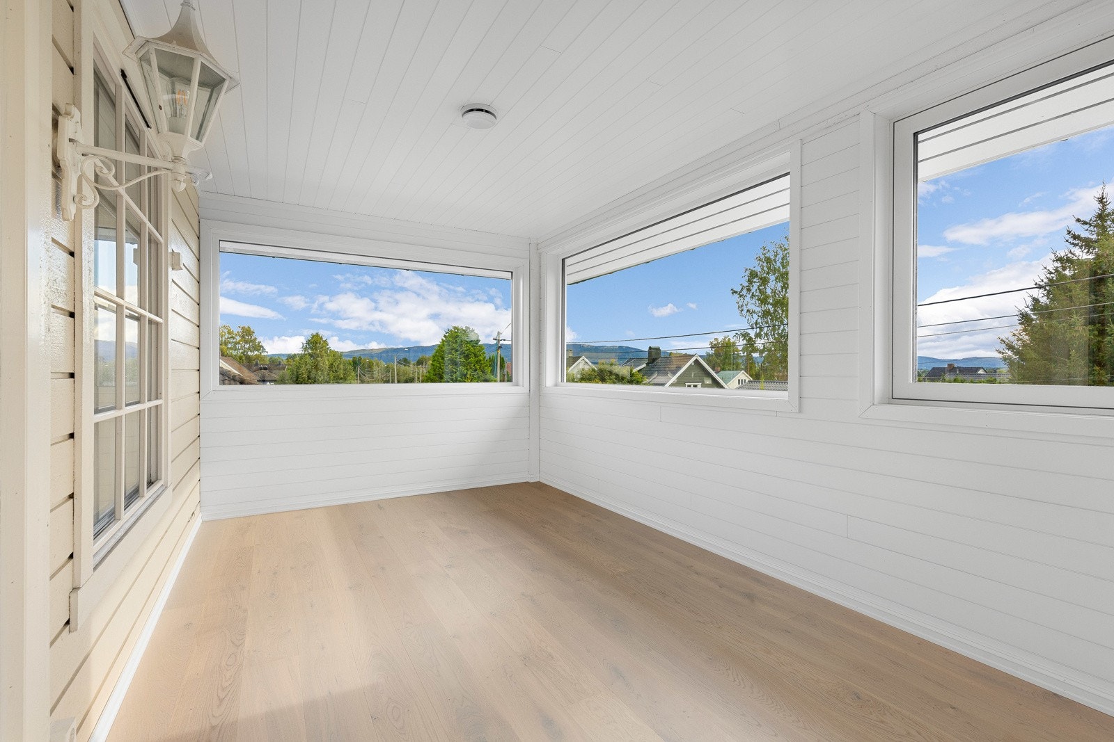 Terrassen i andre etasje er fullisolert med nye trippelglassvinduer fra Fjerdingstad. Galleribilde