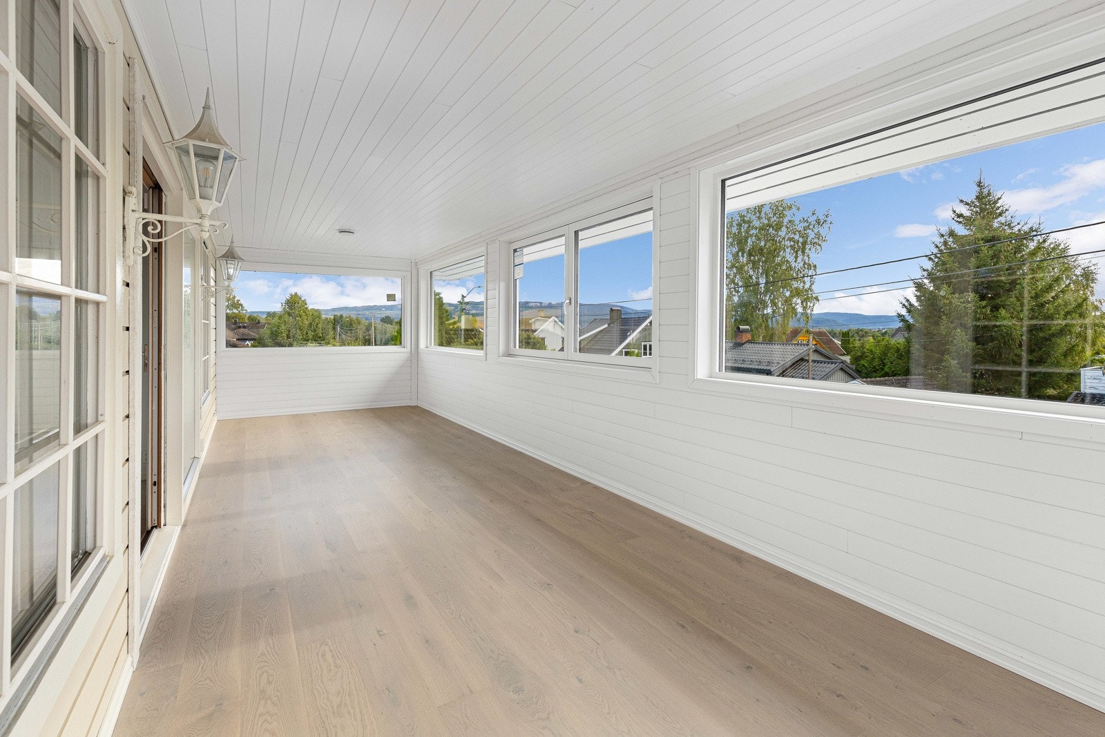 Terrassen i andre etasje er fullisolert med nye trippelglassvinduer fra Fjerdingstad. Galleribilde