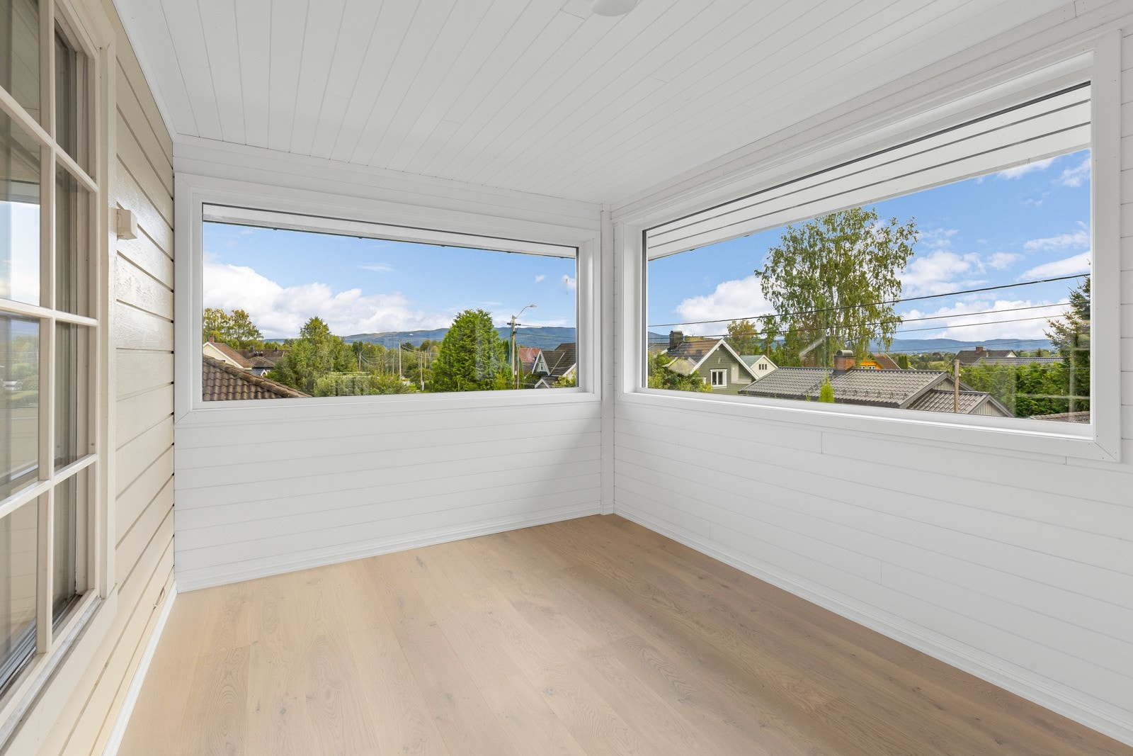 Terrassen i andre etasje er fullisolert med nye trippelglassvinduer fra Fjerdingstad. Galleribilde