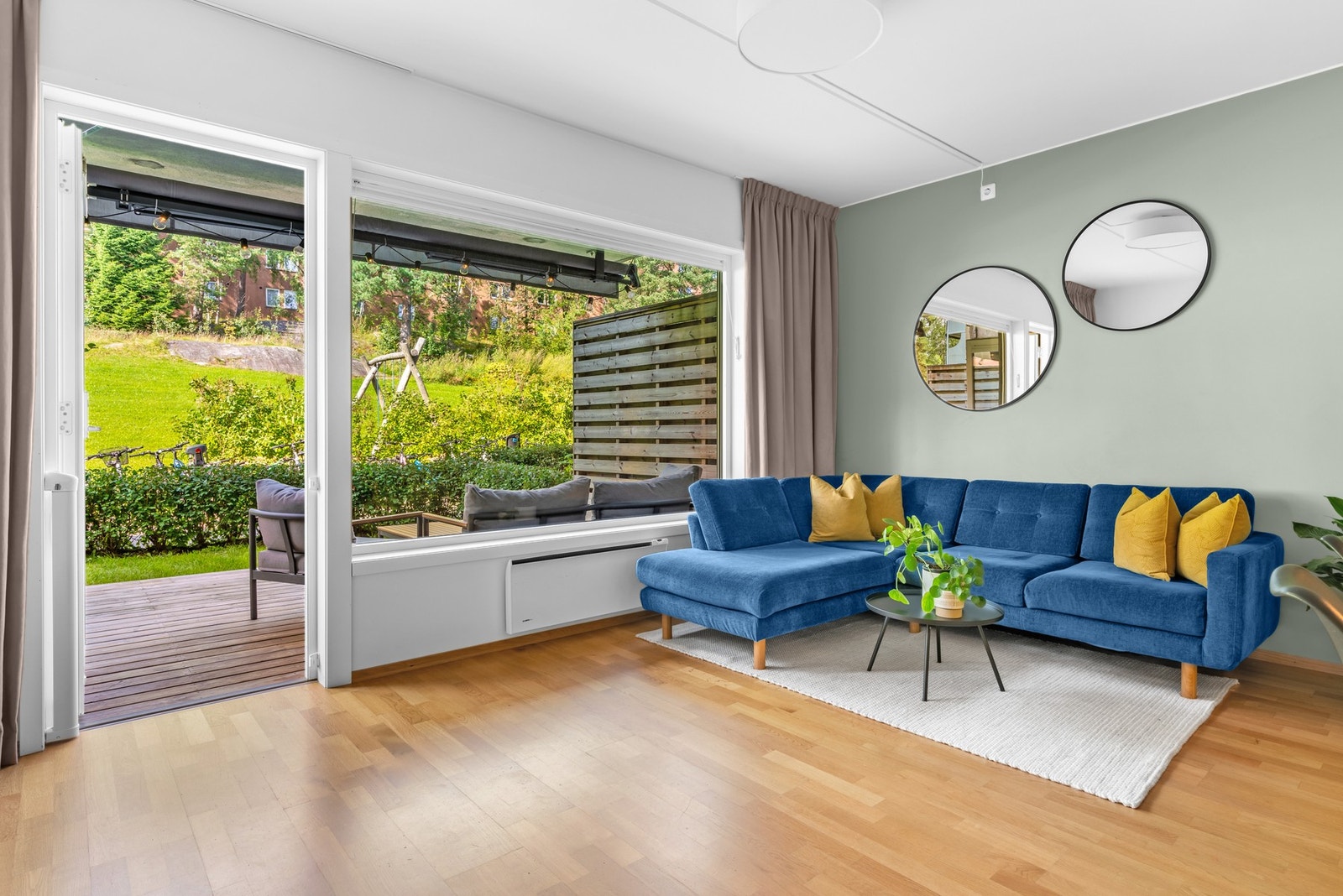 Her er det fin plass til å innrede med sofa og tv-/mediastasjon. Galleribilde