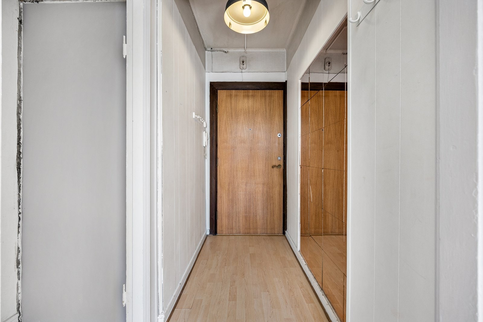 Hyggelig entré med god plass til diverse oppbevaringsløsninger Galleribilde