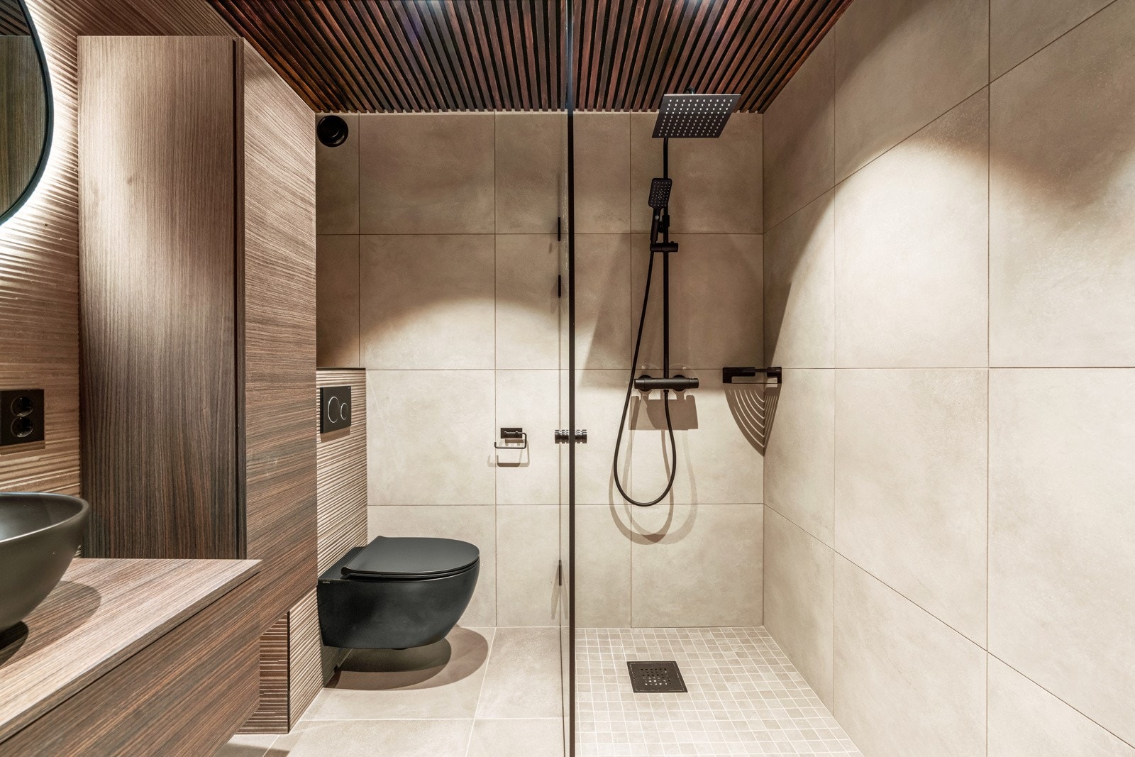 Vegger og gulv med italienske fliser. Galleribilde