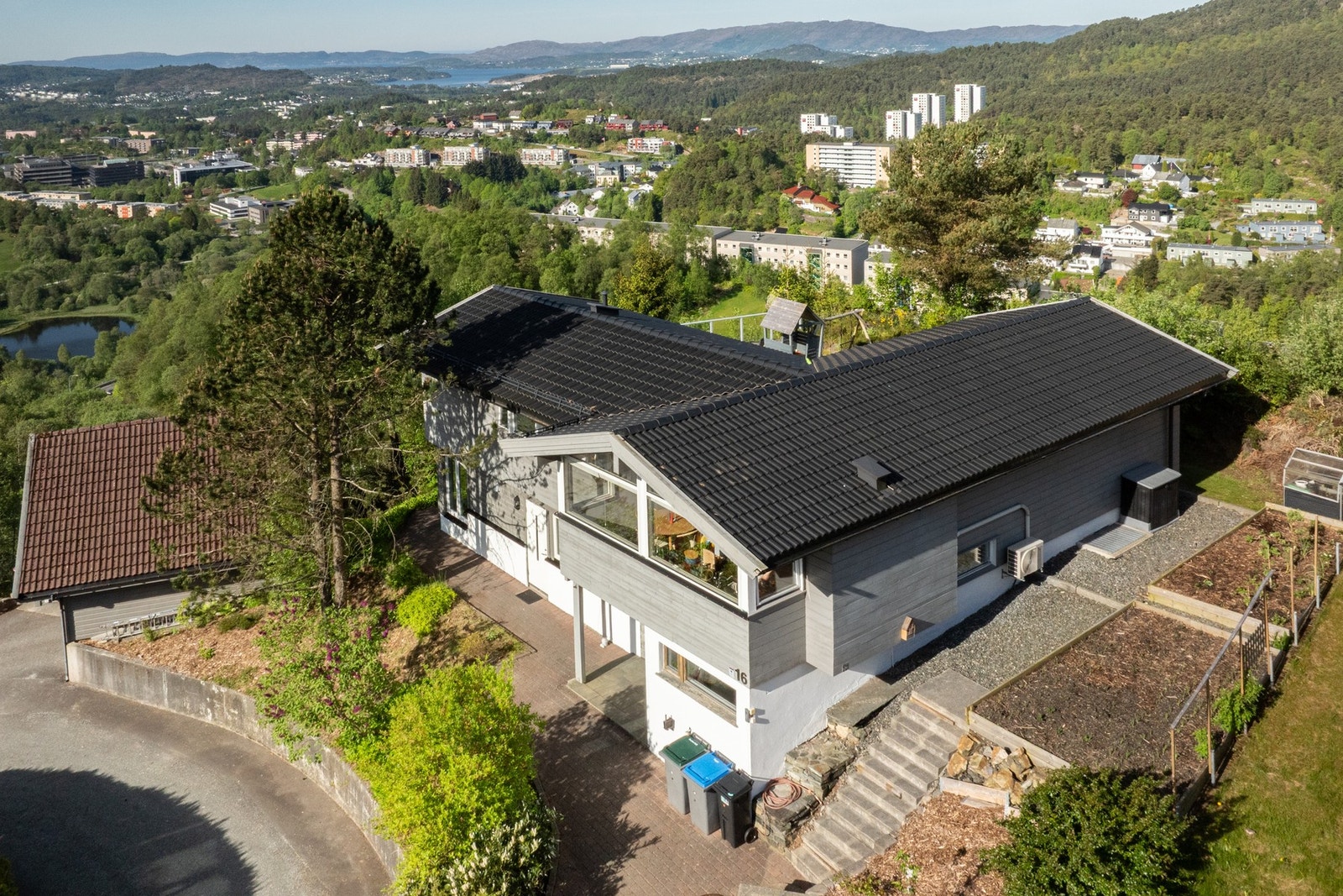 EIE eiendomsmegling har gleden av å presentere Jenny Linds vei 16 v/ Eivind Kalve! Galleribilde