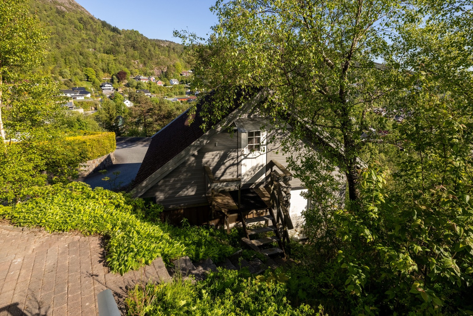 Inngang til loft over garasje. Galleribilde