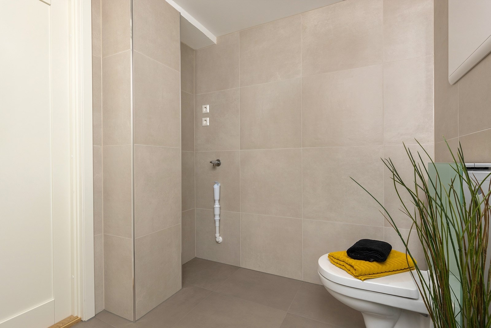 Opplegg for vaskemaskin. Galleribilde