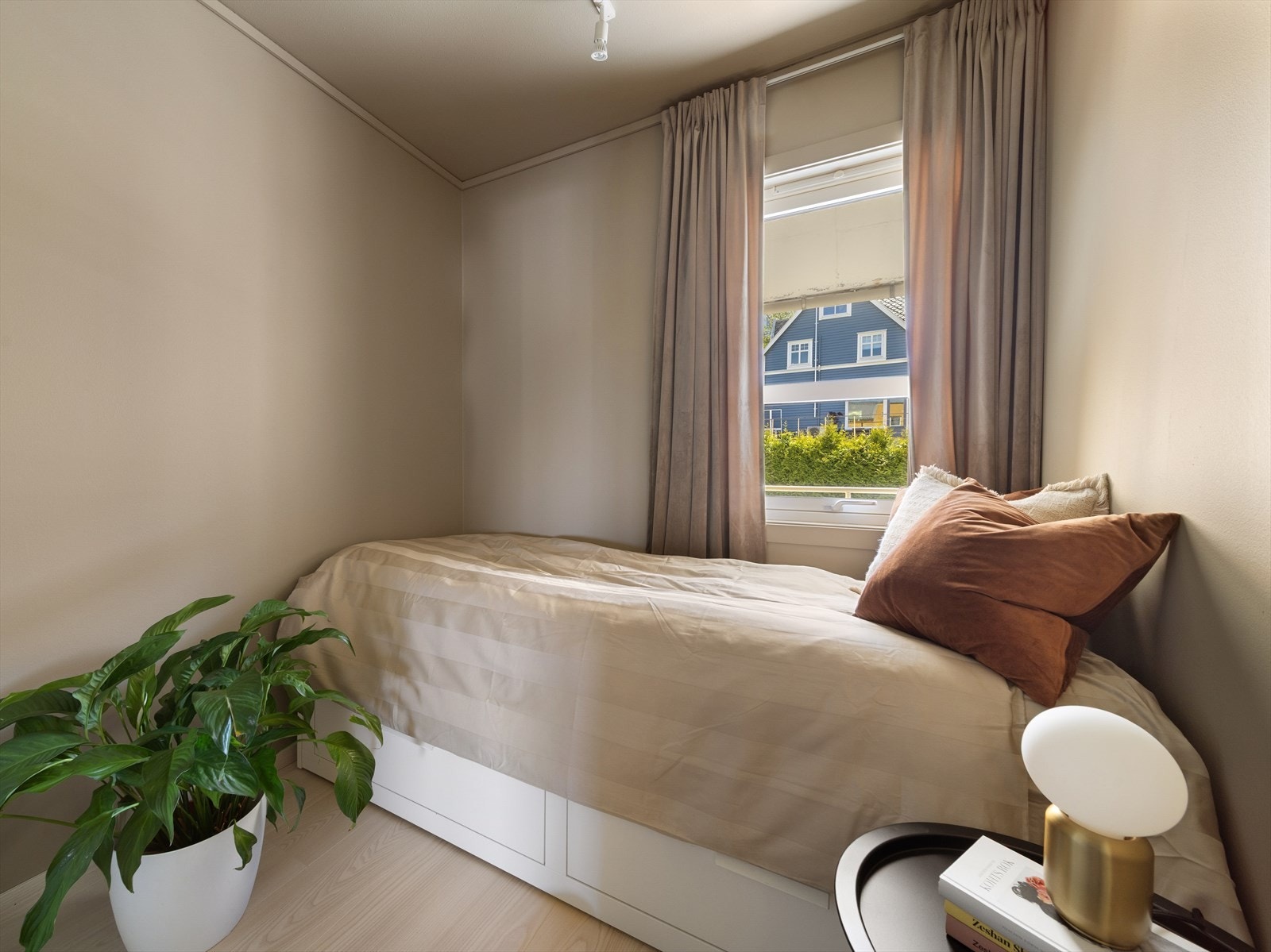 Det perfekte barnerom eller gjesterom. Evt. kan det innredes til et praktisk kontor. Galleribilde