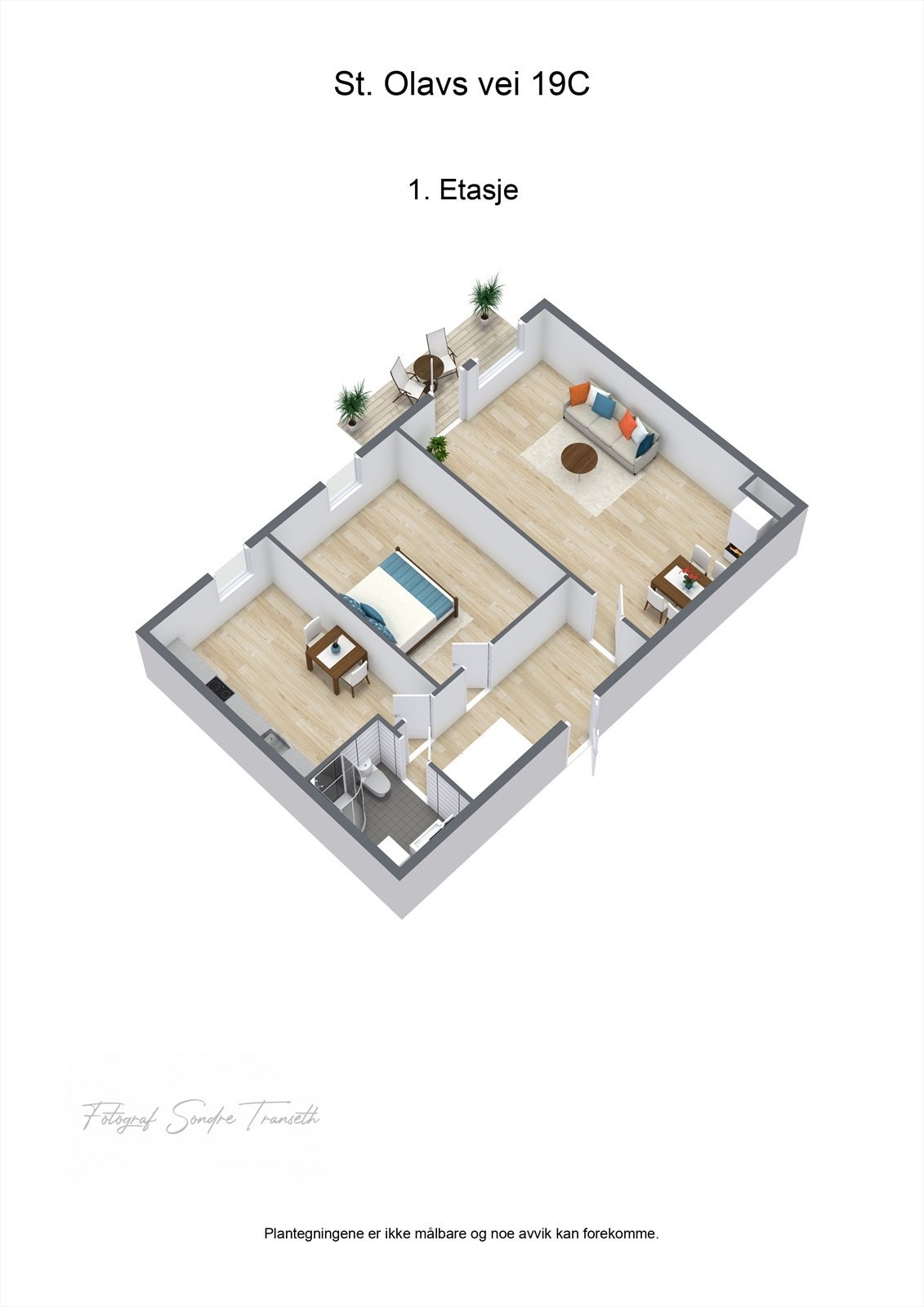 Planløsning 1.etg.: Entre/mellomgang, stue/spisestue med tilkomst til balkong, soverom, kjøkken og bad. I tillegg medfølger det bod på loft, samt 2 stk. boder i byggets underetg. I byggets underetg. finnes det felles vaskeri. Galleribilde