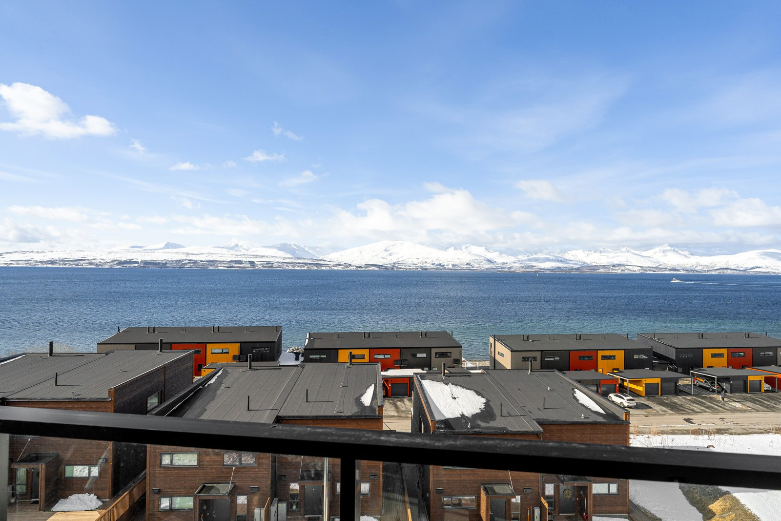 Magisk utsikt fra den vestvendte balkongen.