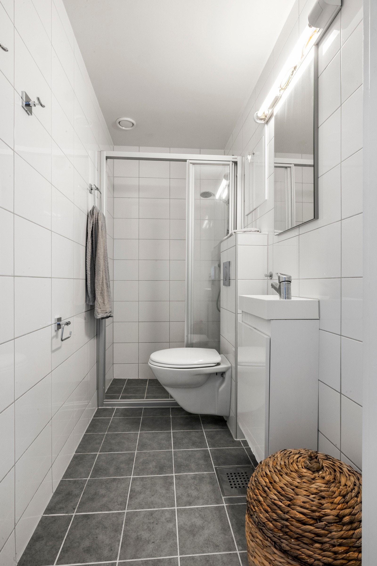 - Pent flsilagt bad fra 2014 i regi av brl. Elektriske varmekabler. Opplegg for vaskemaskin - Galleribilde