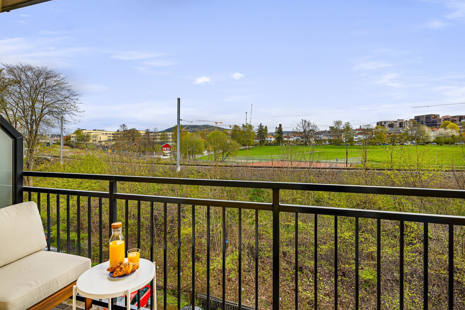 - Solrik og nordøstvendt balkong på 9 m² - Galleribilde