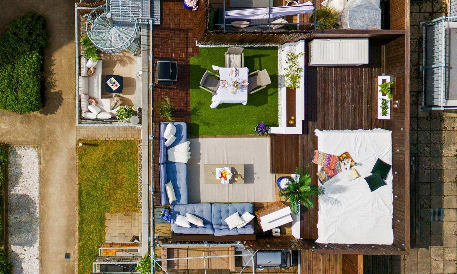 Leiligheten byr på sol fra soloppgang til sen kveld. Galleribilde