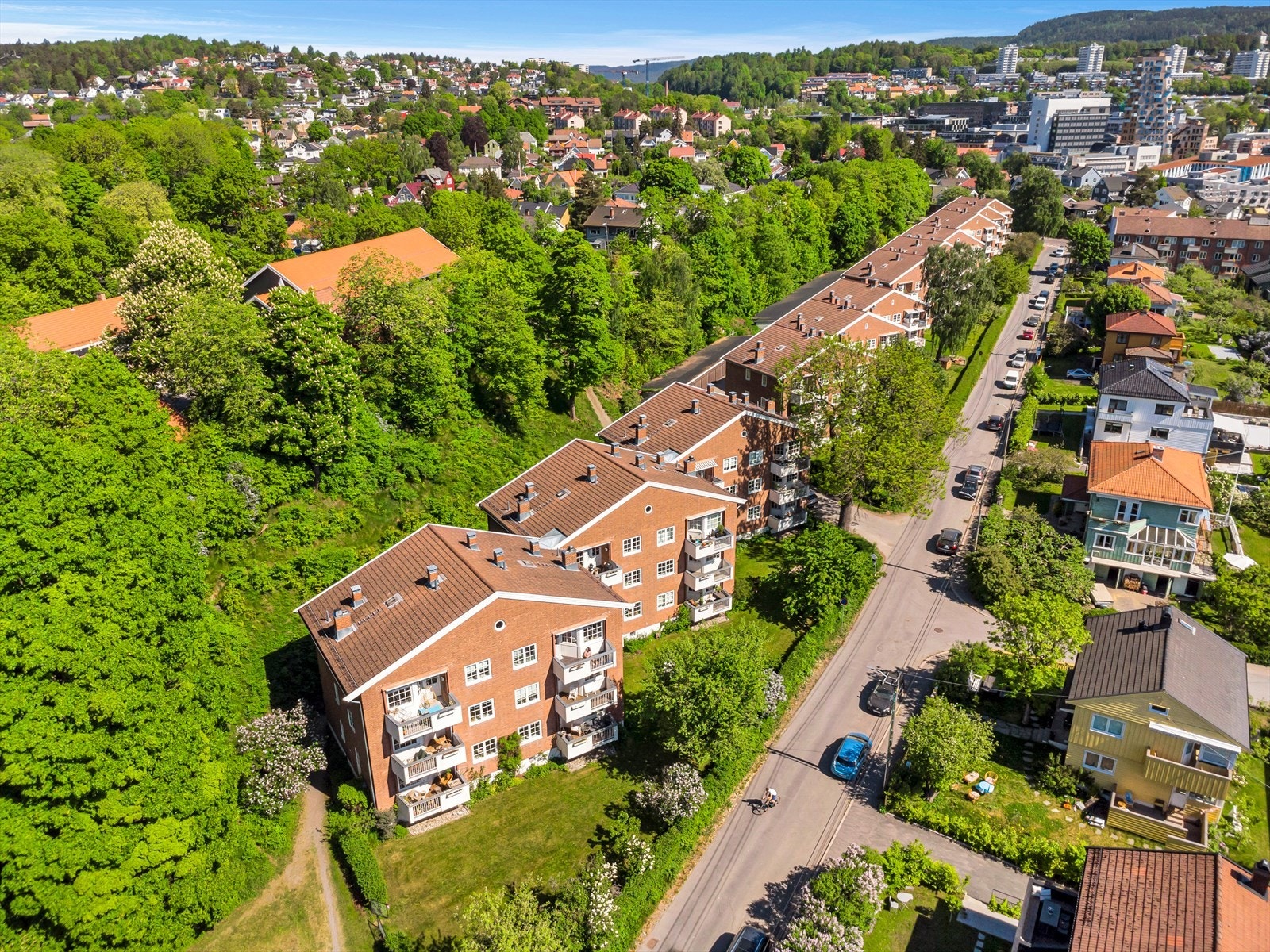Her bor du i et barnevennlig og rolig område, samtidig som du bor svært sentralt. Galleribilde