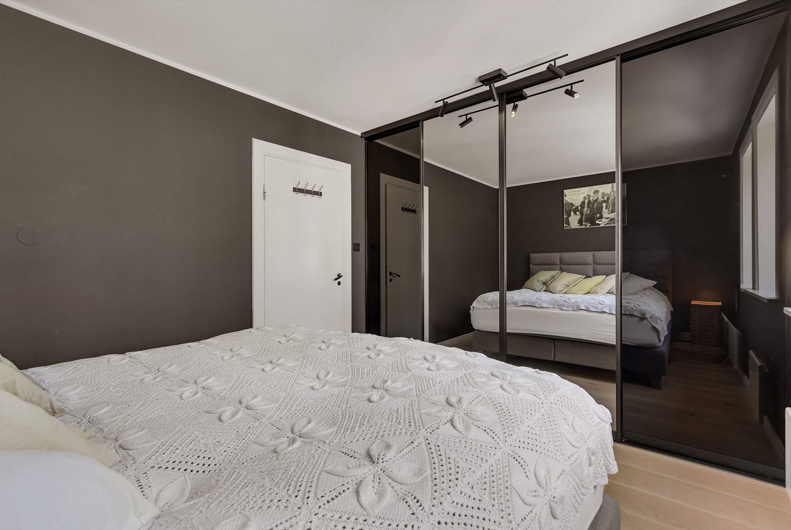 Soverommet er malt i en lun og behagelig farge. Galleribilde