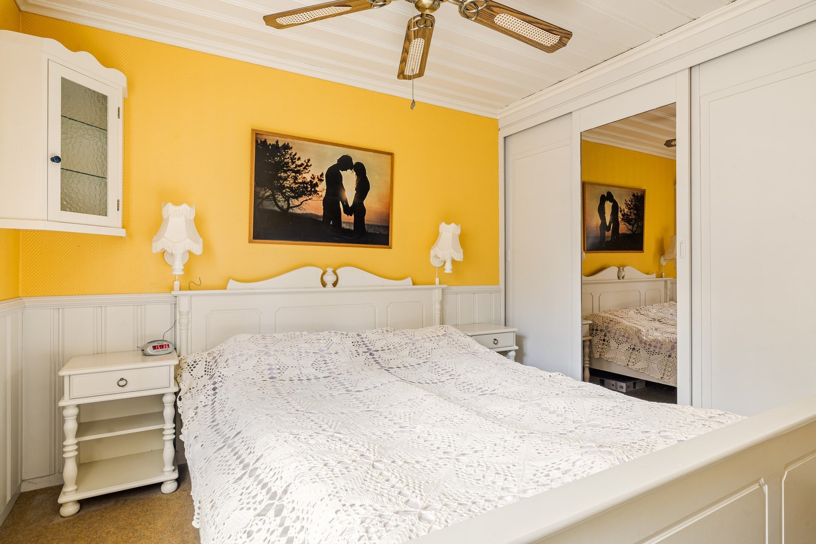 Hovedsoverom med garderobeskap. Galleribilde