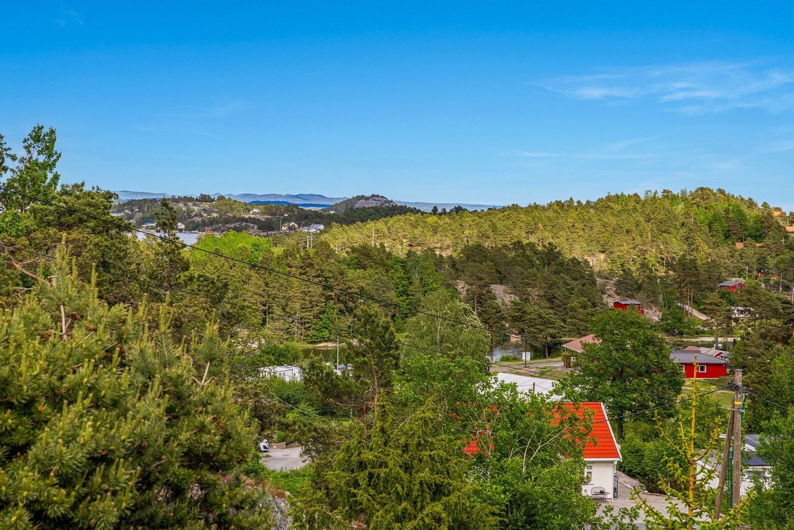 Flotte kyststier med toppturer i området. Galleribilde