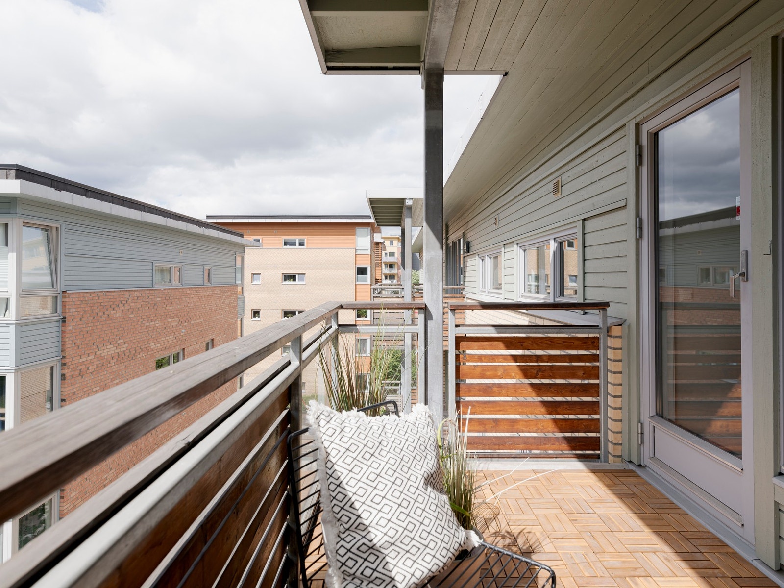 Du har god plass til utemøblement, grill og beplantning. Galleribilde