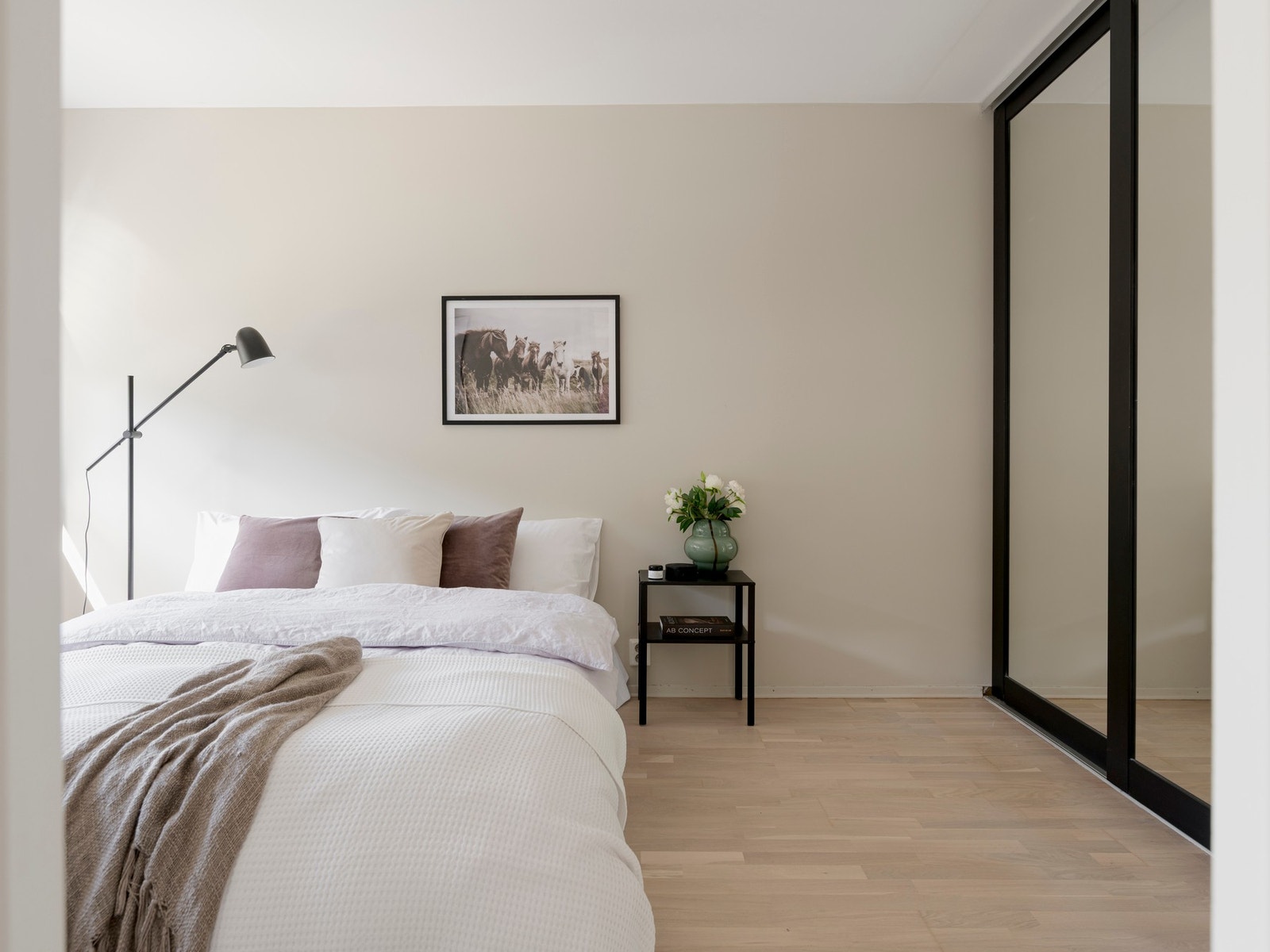 Luftig soverom. Galleribilde