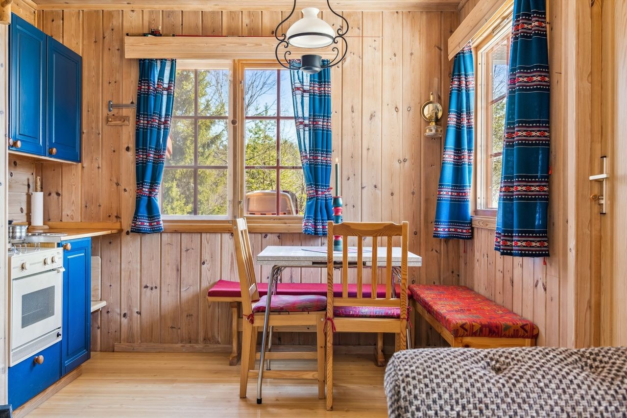 Kjøkkenhjørne og spiseplass Galleribilde