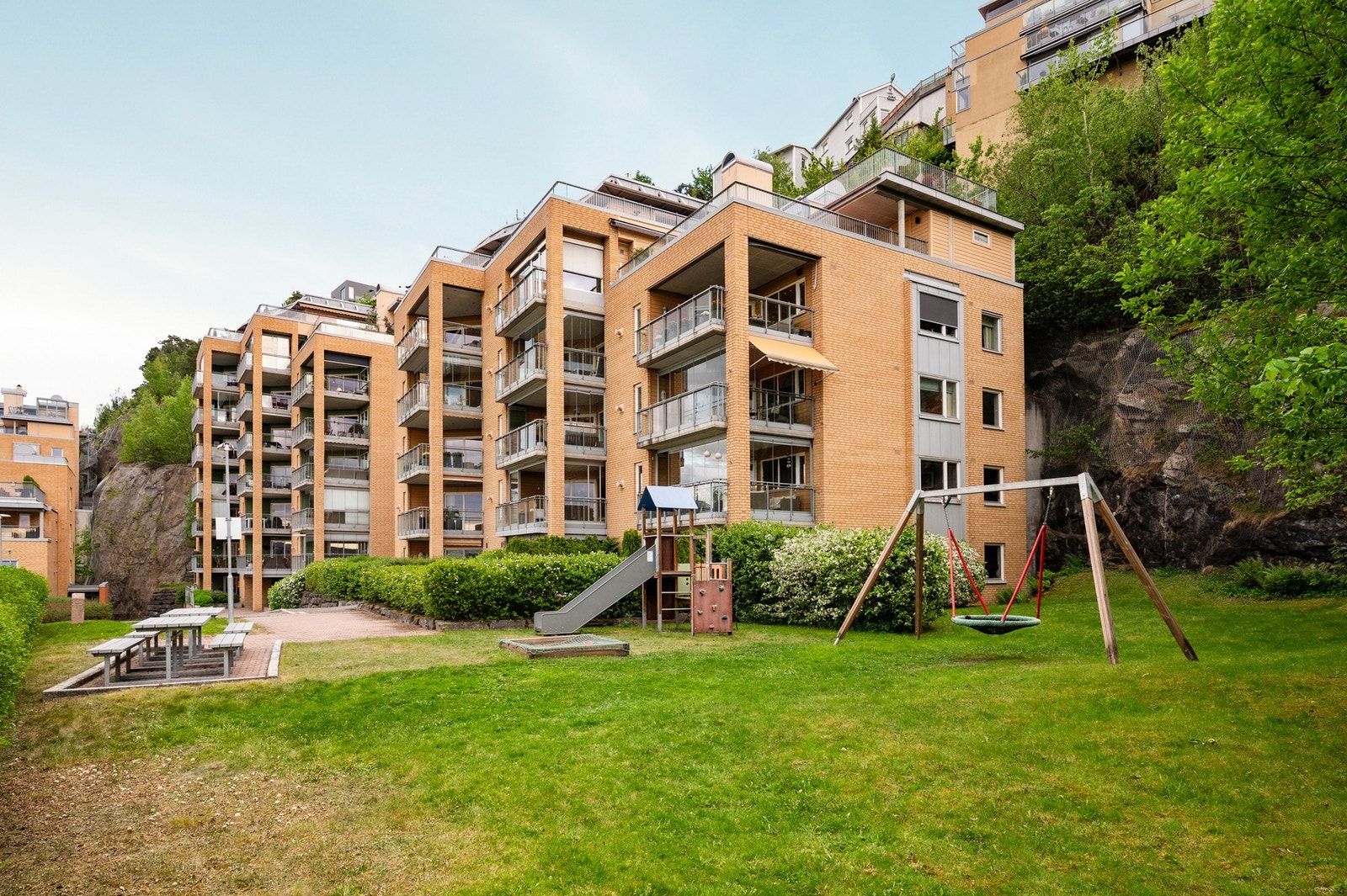 Boligen ligger i et veletablert og attraktivt boligområde på nedre Ekeberg. Galleribilde