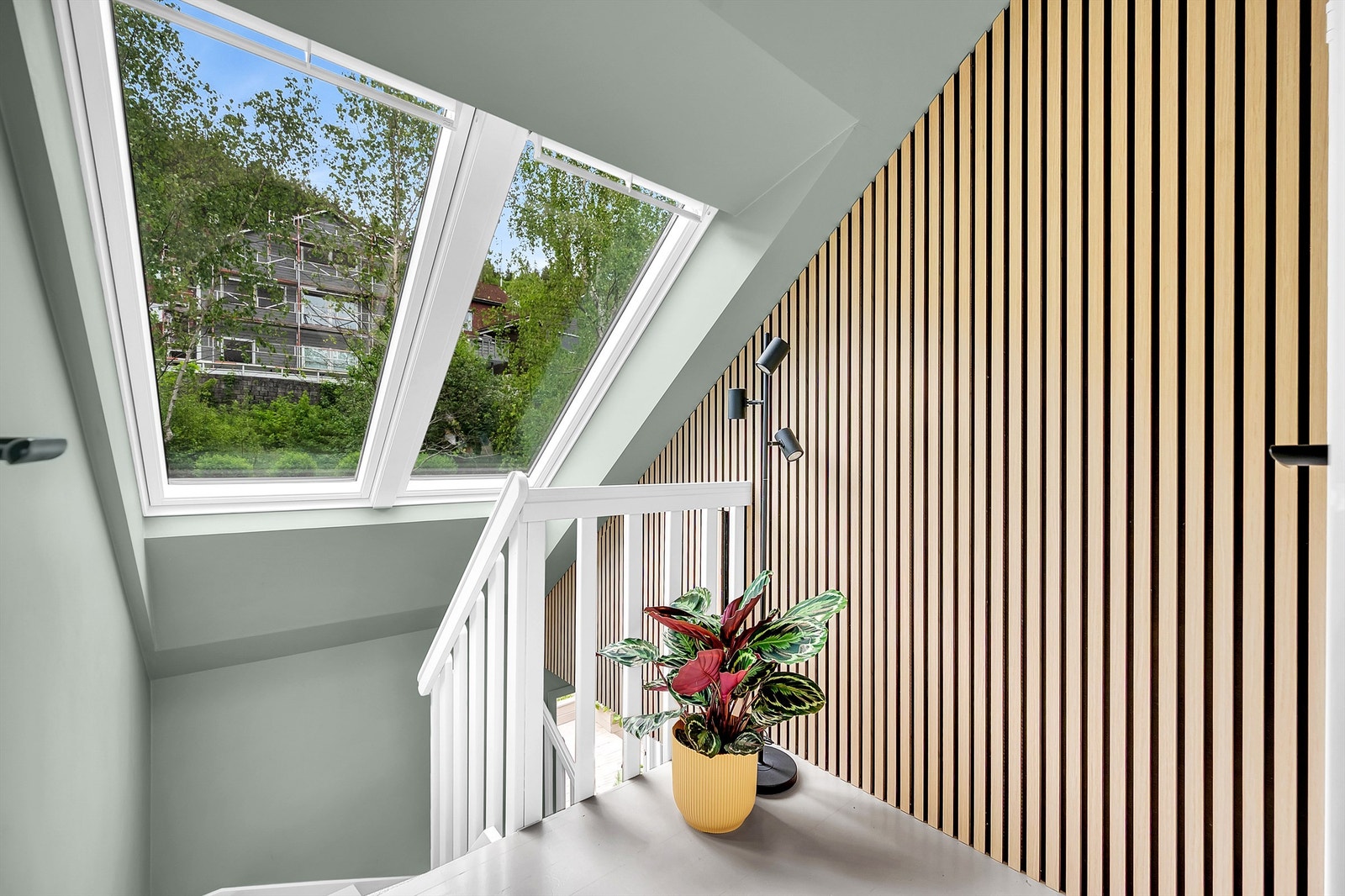 Rikelig med naturlig lys inn til loft. Galleribilde