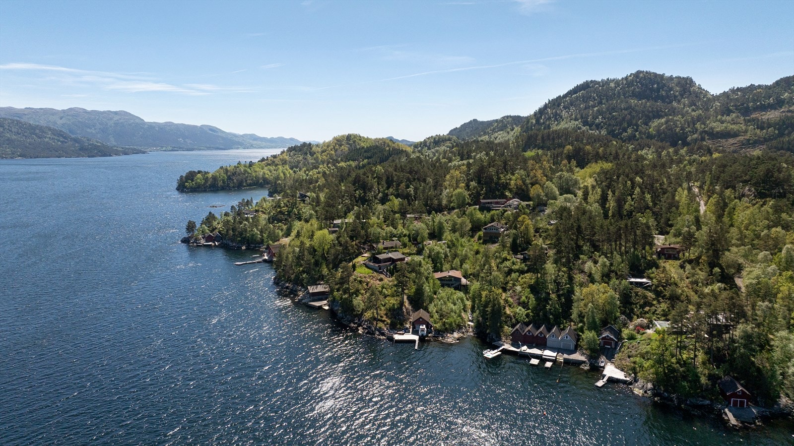Idyllisk beliggenhet med nærhet til naturen og sjøen Galleribilde