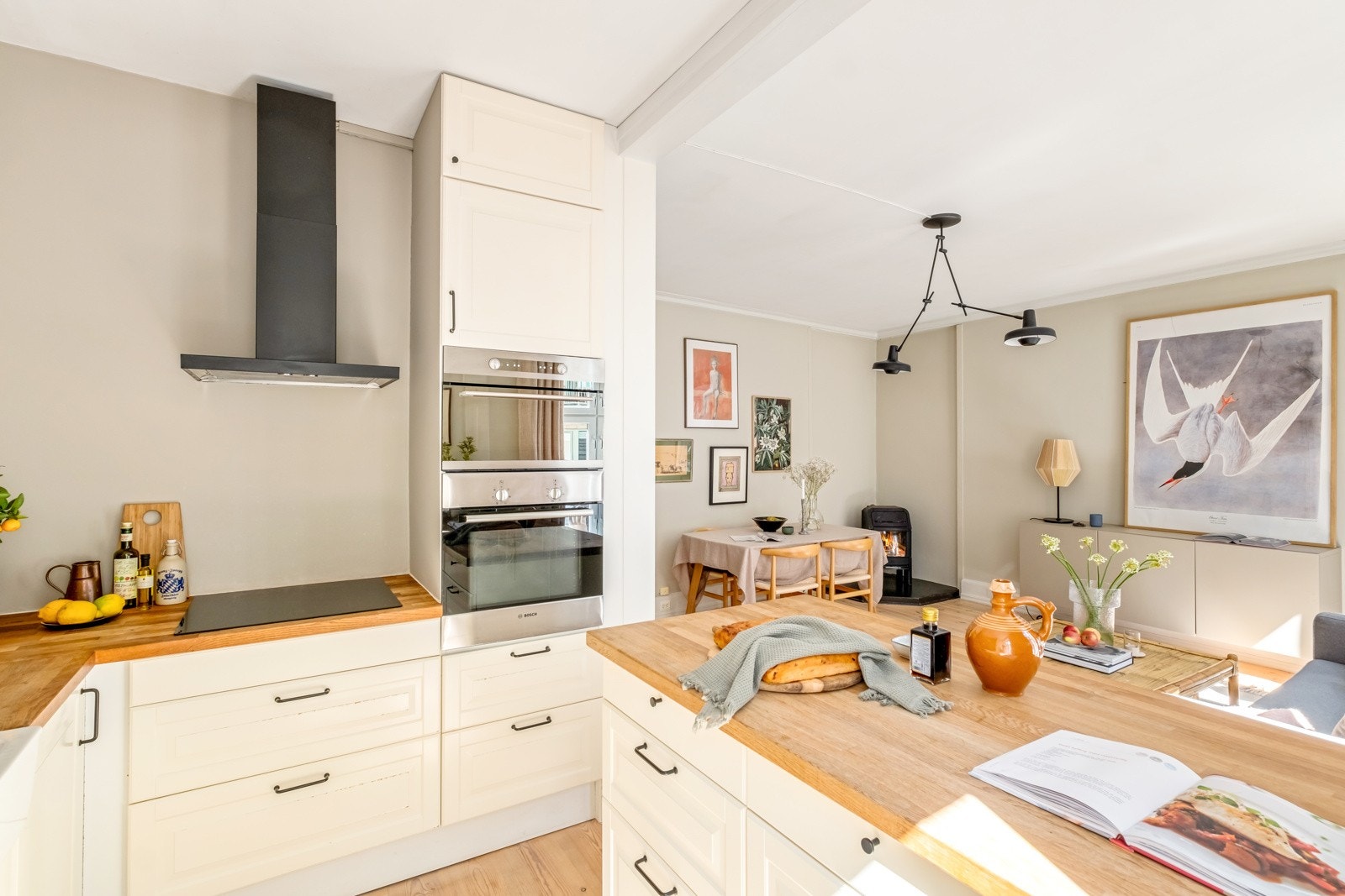 Boligen er lys og åpen med god romfølelse. Galleribilde