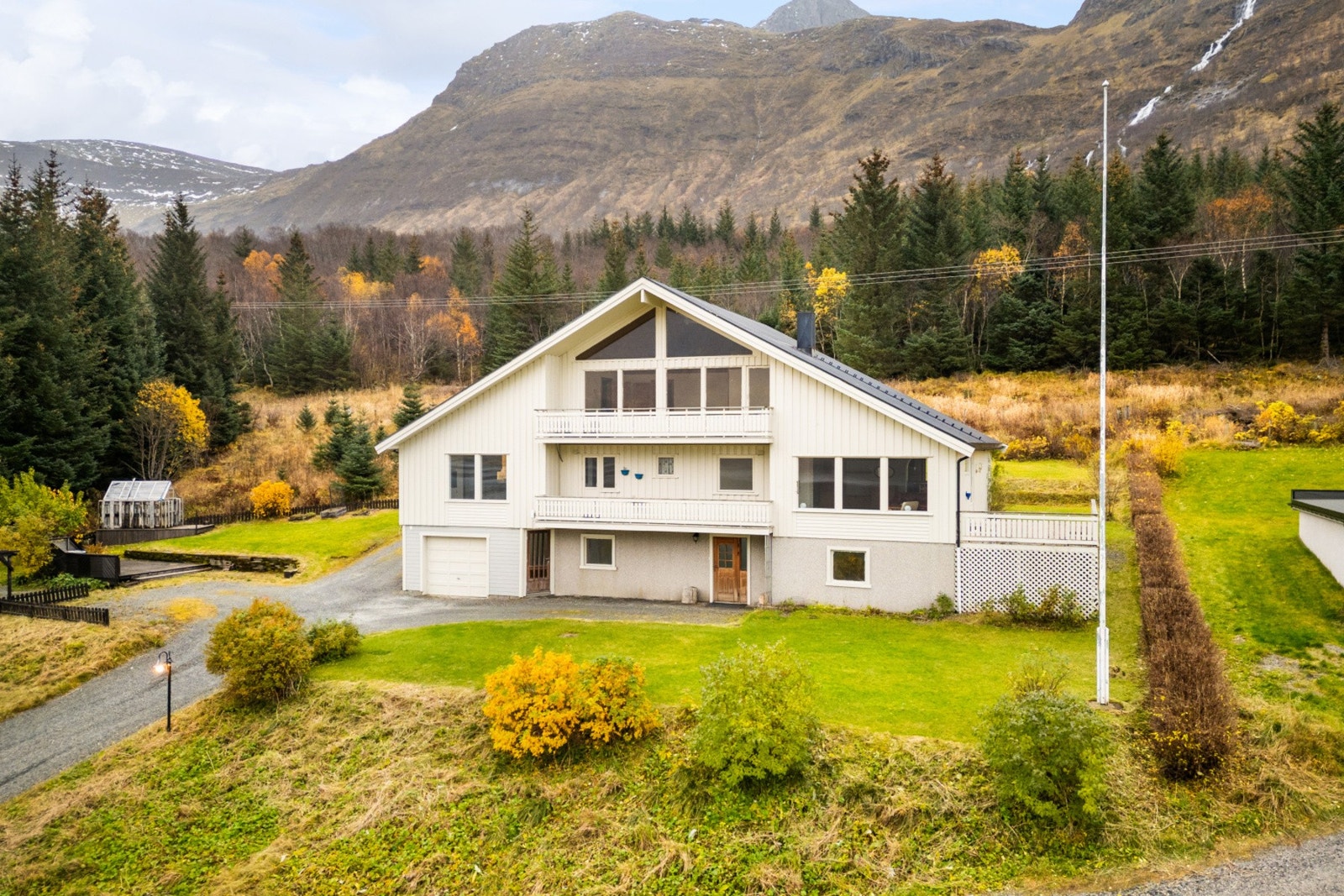 EIE eiendomsmegling har gleden av å presentere Aldersundveien 303 Galleribilde