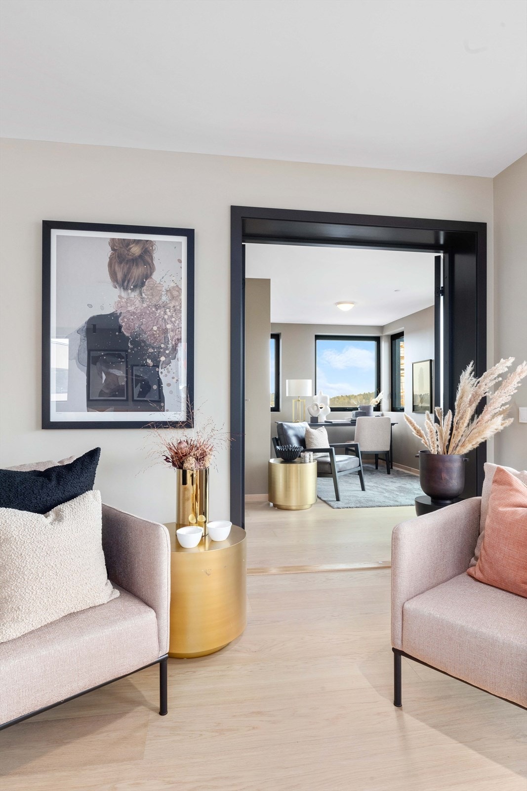 Fra stuen er det inngang til egen tv-stue Galleribilde