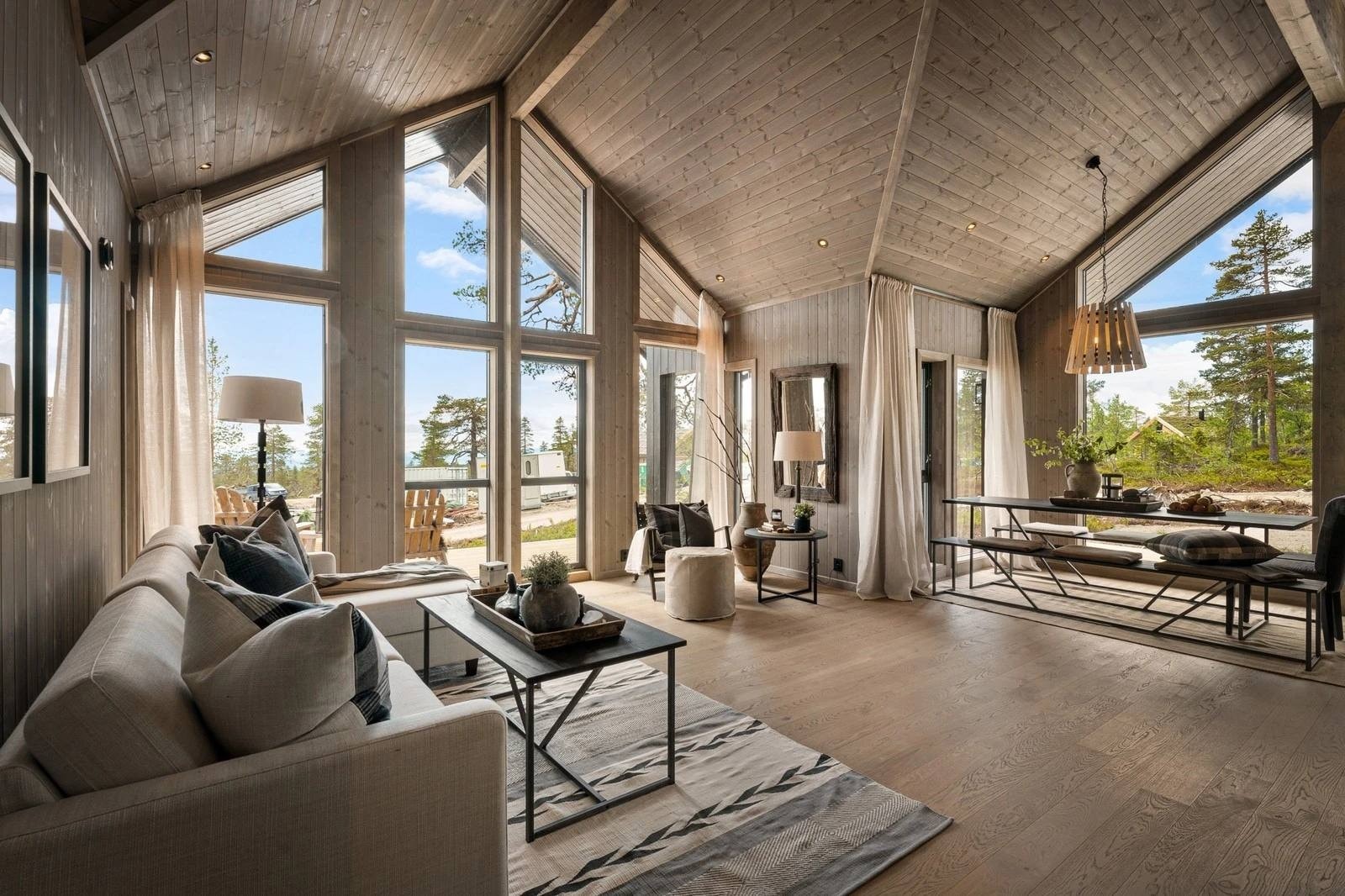 Bilder av Bergstua som er bygget som visningshytte i et annet hyttefelt. Galleribilde