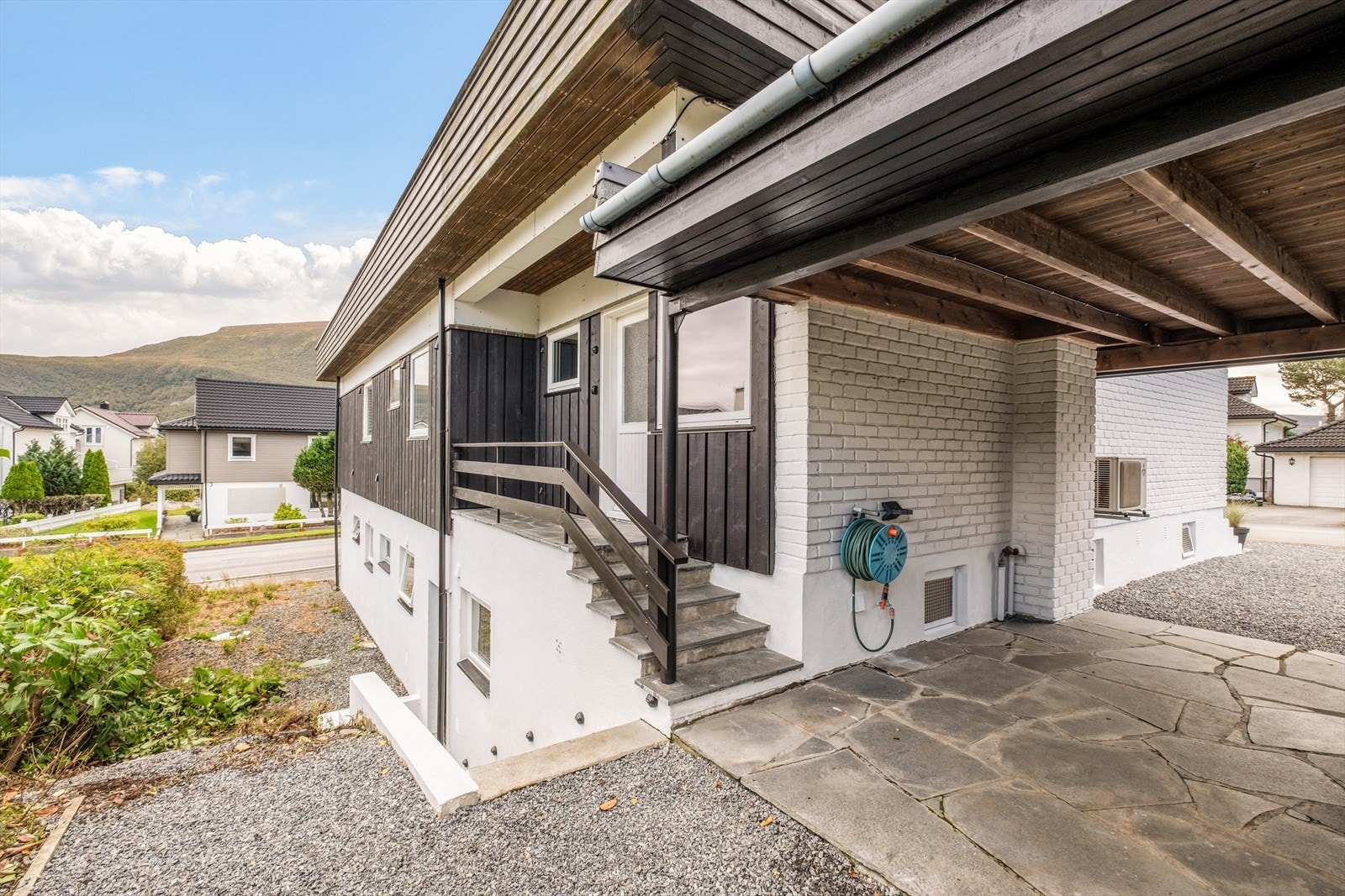 Tilkomst til vaskerom og underetasje Galleribilde