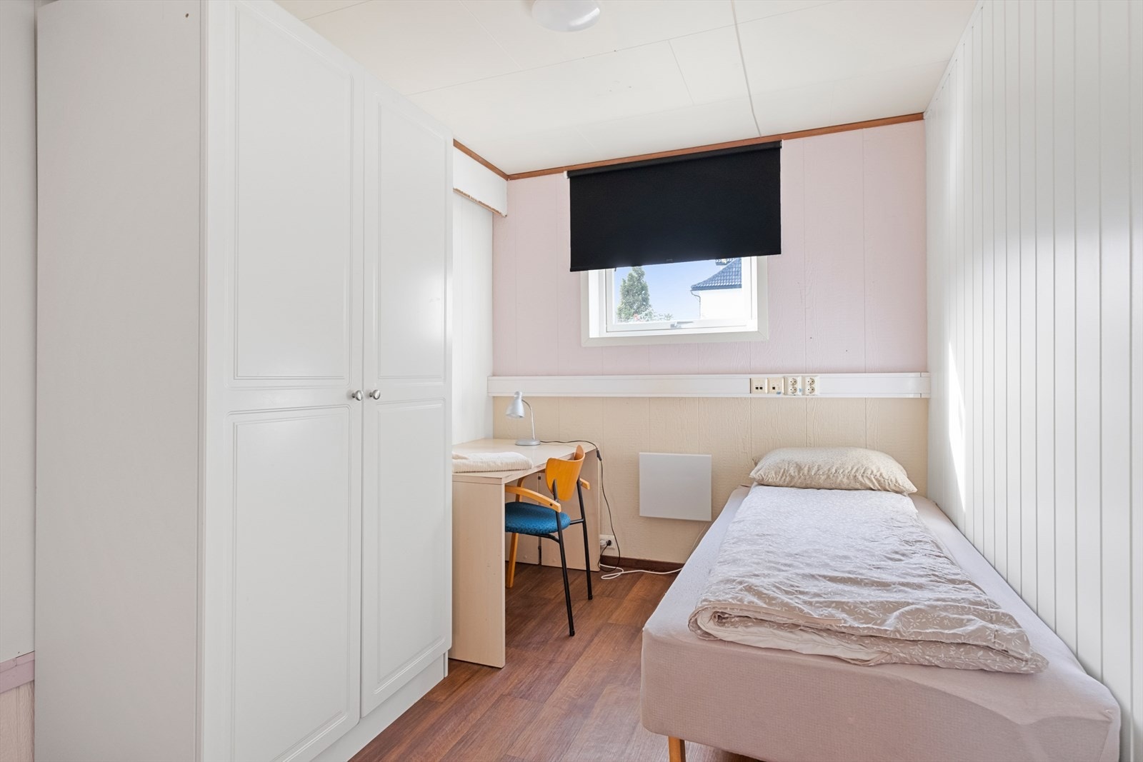 Soverom nummer 6 er innredet i del av et tidligere hybelrom Galleribilde