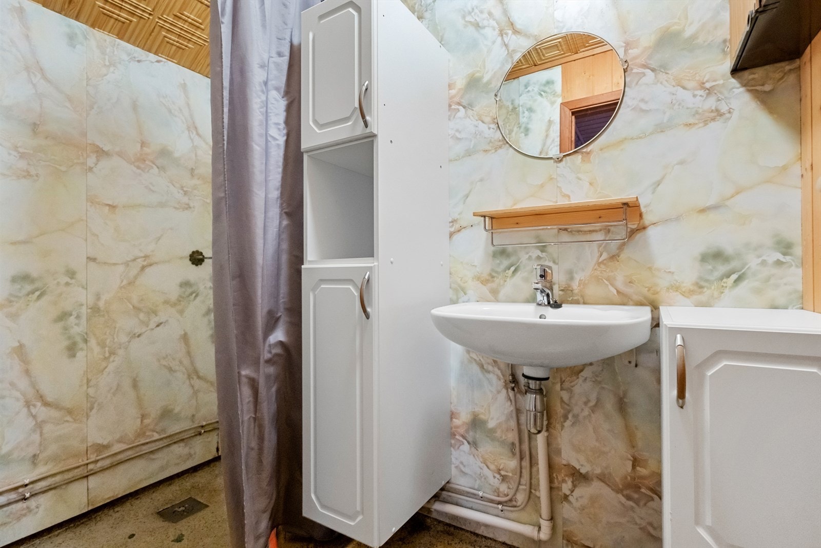 Bad underetasje er innredet i en tidligere badstu Galleribilde