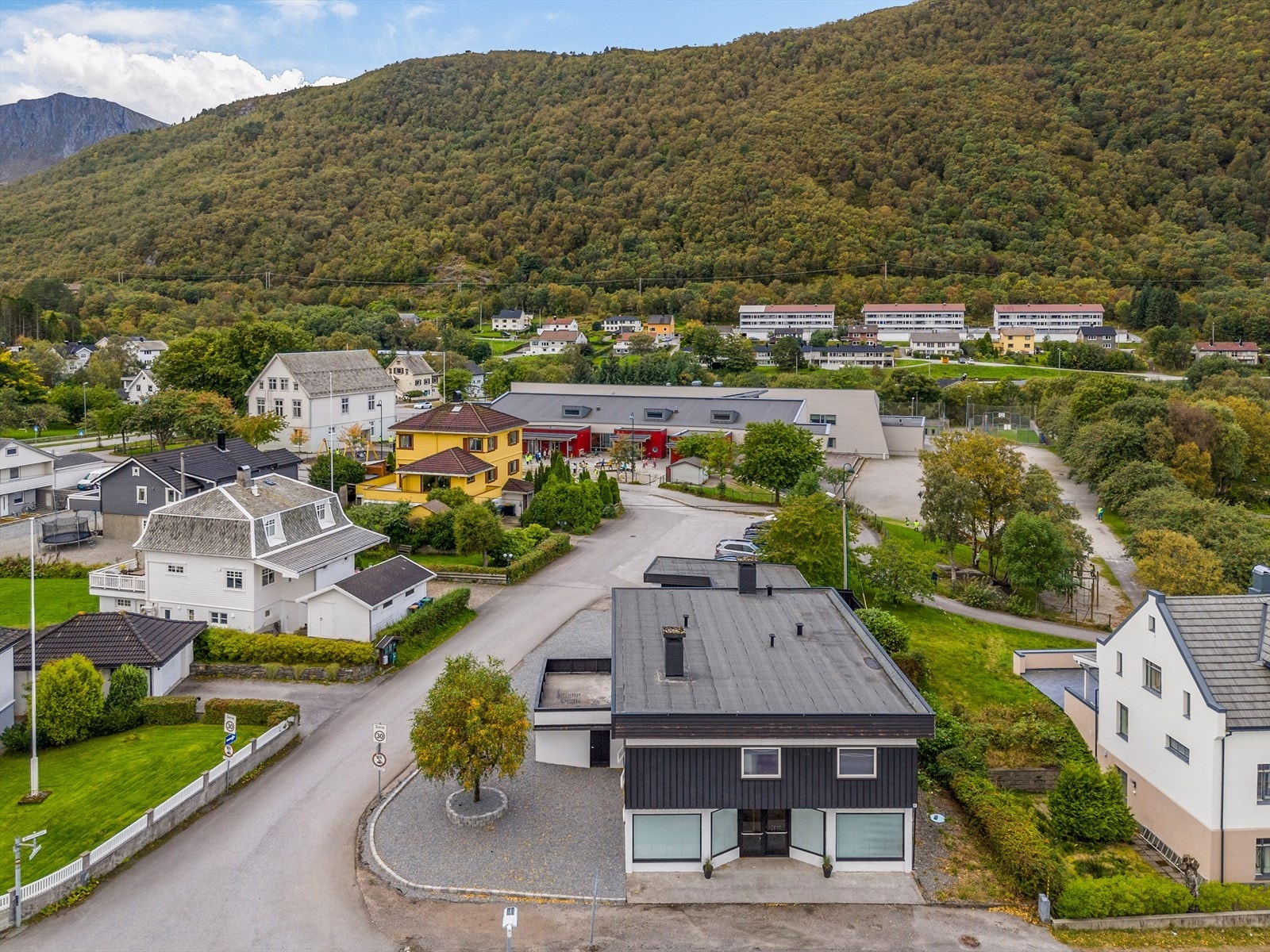 Det er fint tillaget uteområde for minst mulig vedlikehold Galleribilde