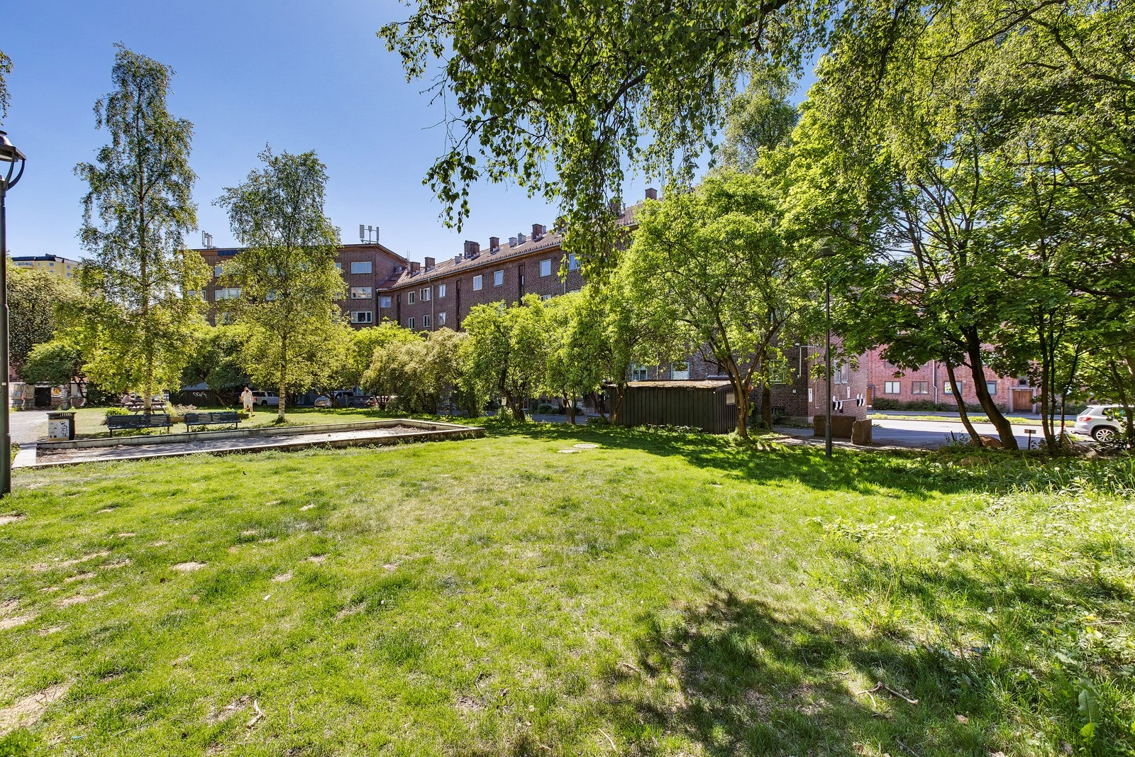 Fantastisk bakhage med gode solforhold. Galleribilde