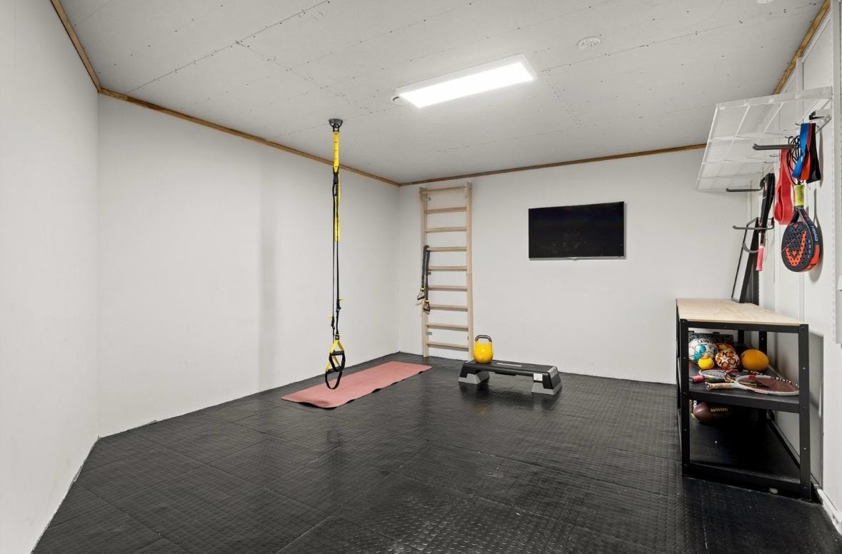 Sportsbod/trimrom i kjeller Galleribilde