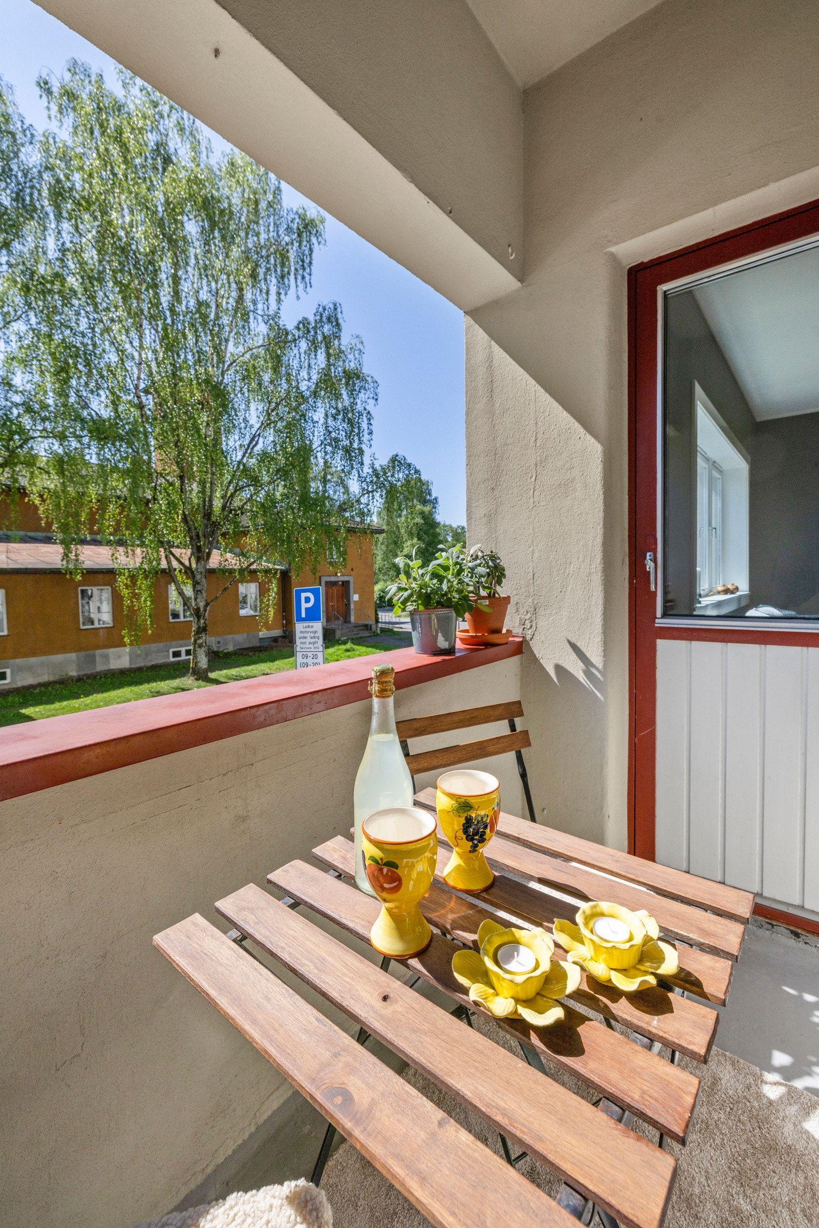 Overbygget og lus balkong med sol fra ca 1030 - 18 Galleribilde