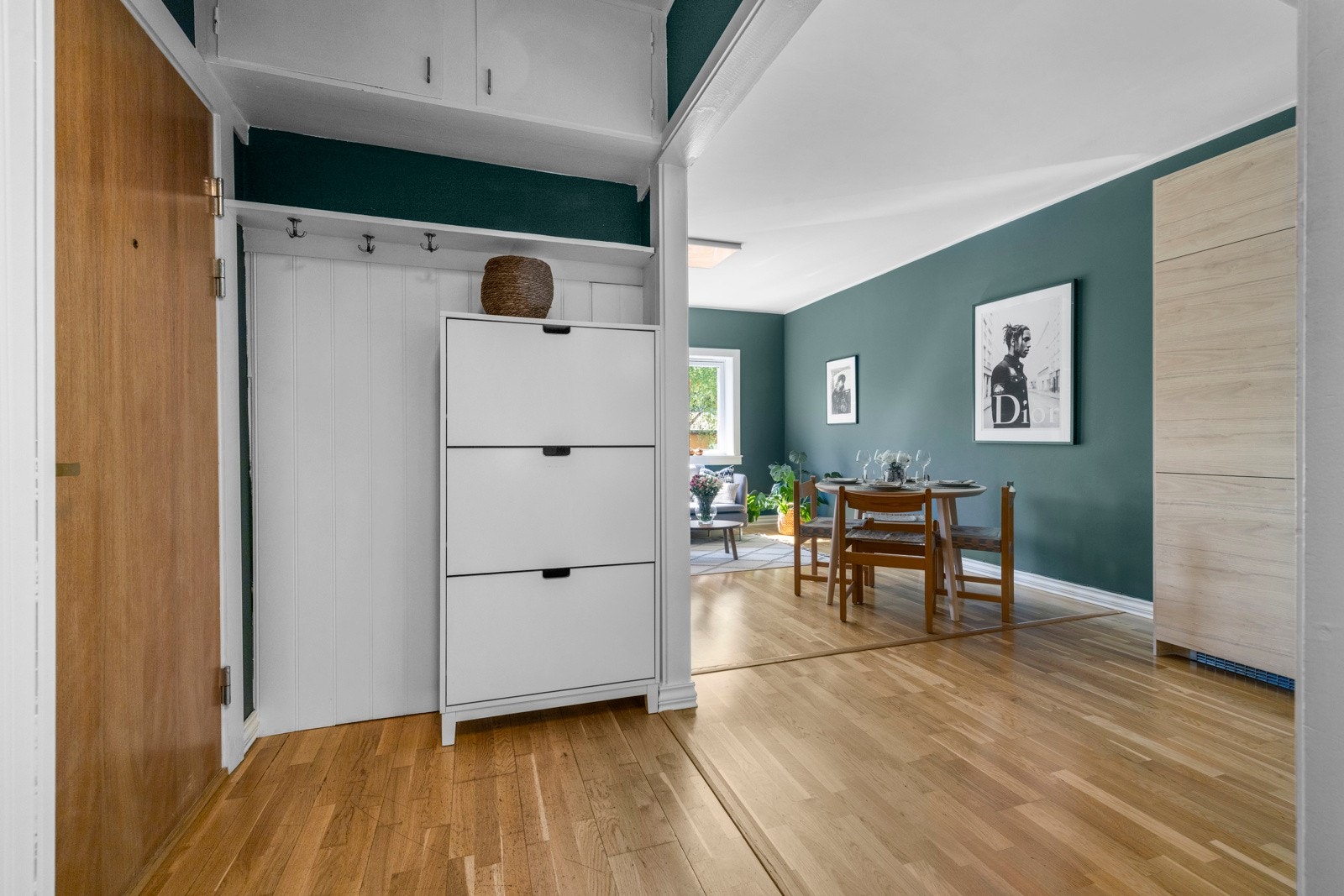 Entré mot stue og kjøkken Galleribilde