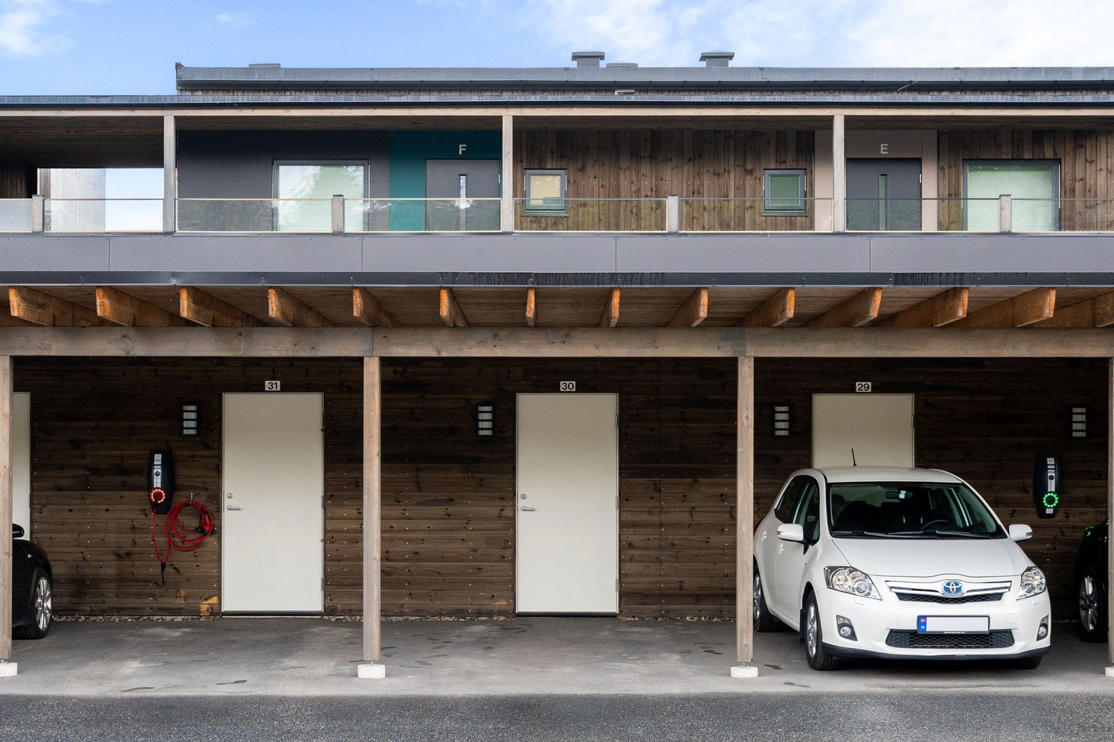 Parkering i carport medfølger. Galleribilde