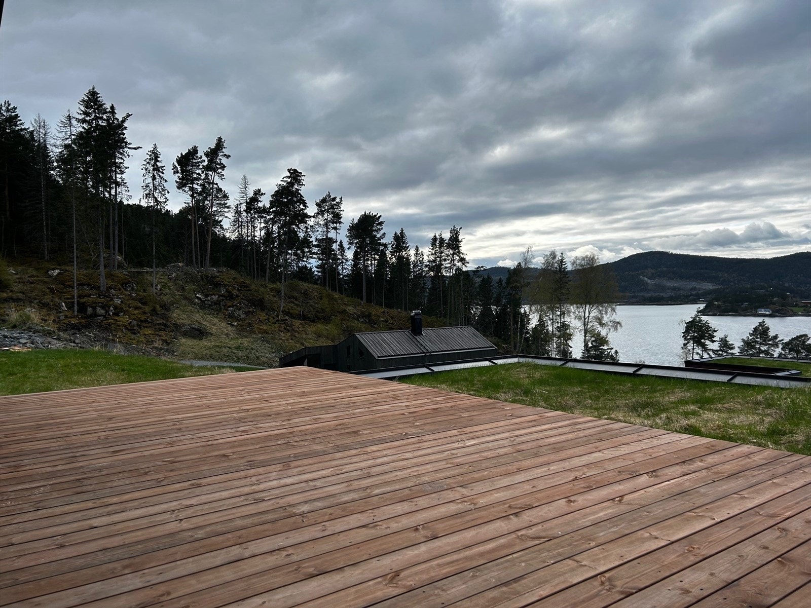 Utsikt fra terrassen Ahytta Galleribilde