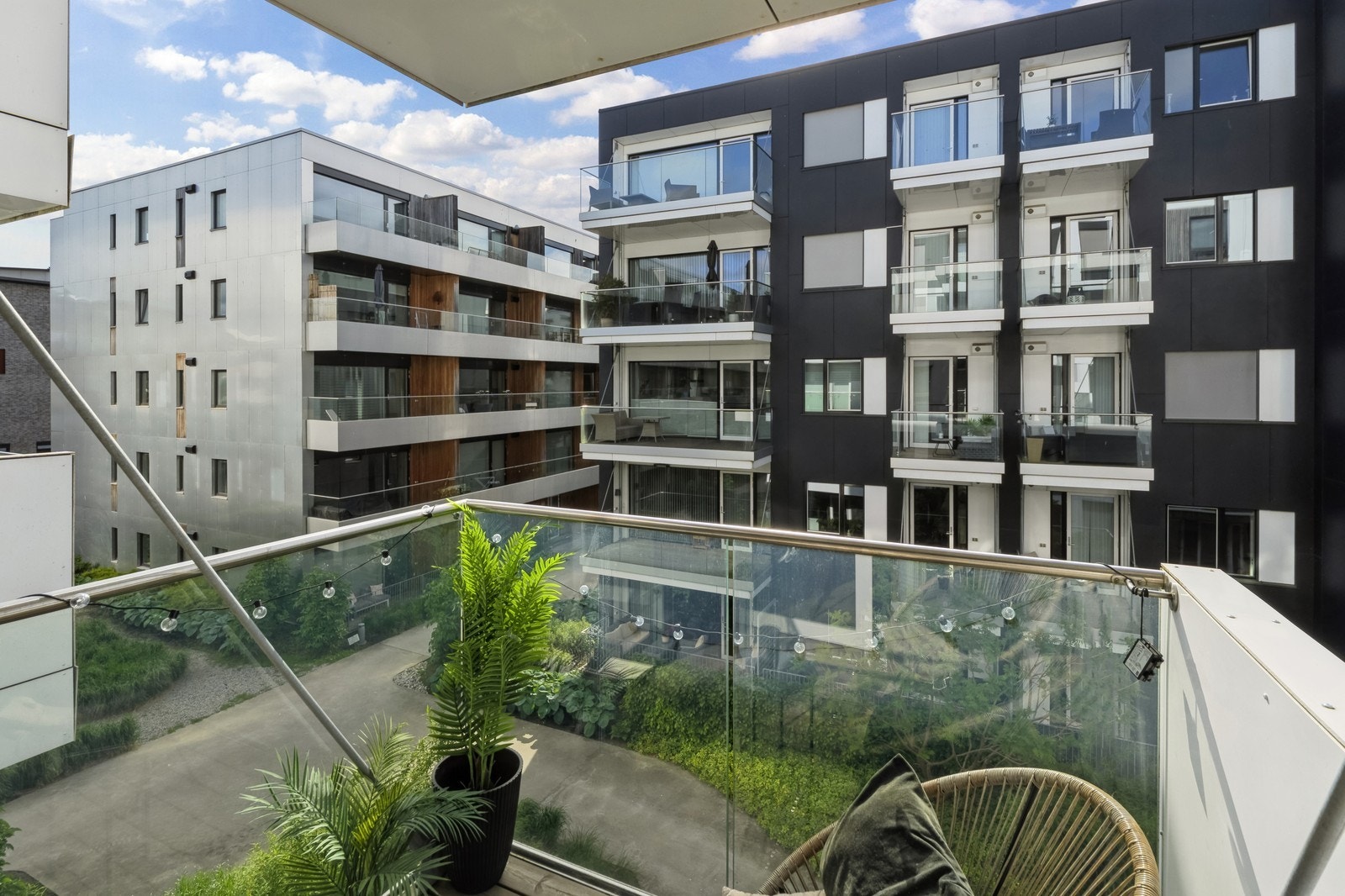 Hyggelig balkong med utemøbler. Velkommen til visning! Galleribilde