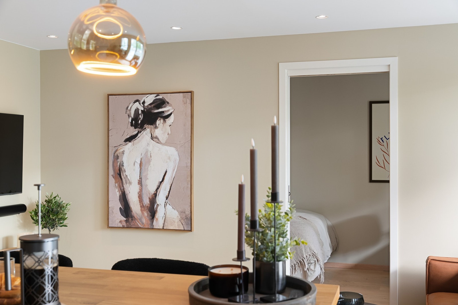 Kjøkkenet oppfyller mange behov, spesielt for de som ønsker et åpent og sosialt oppholdsrom Galleribilde