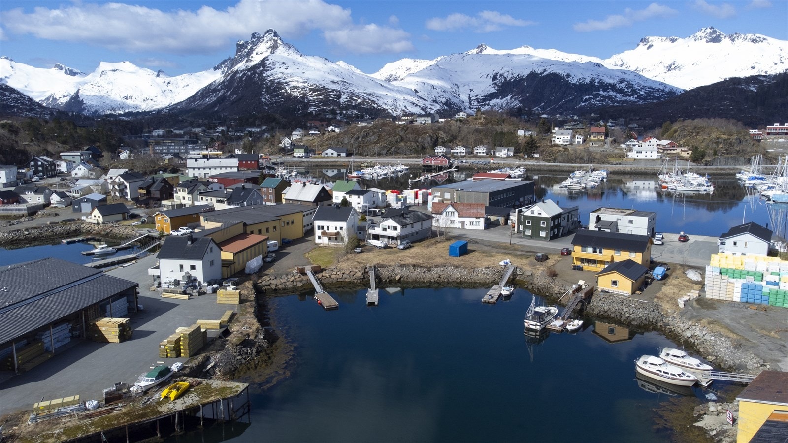 En av få eiendommer i Svolvær som har flytebrygge Galleribilde