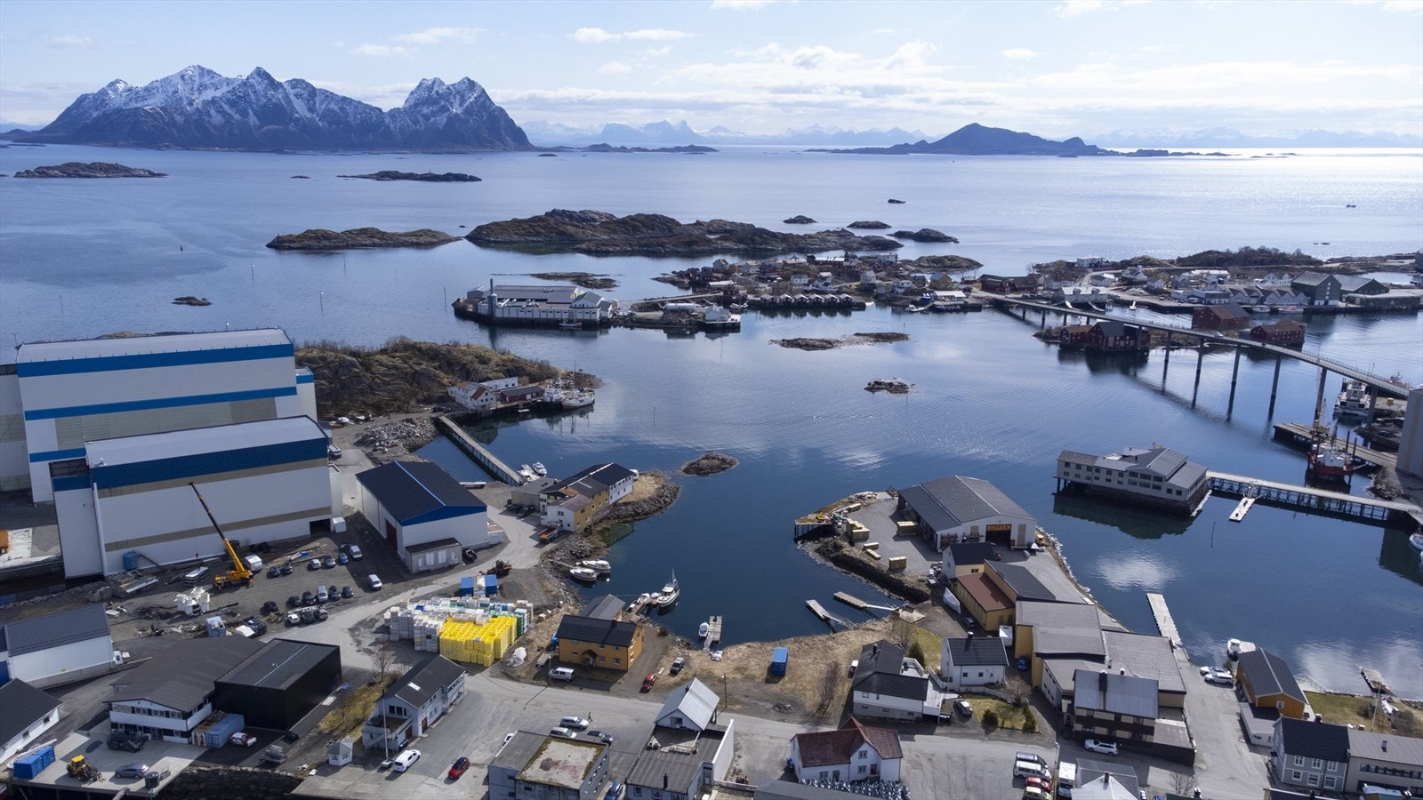 Sentrumsnær Sjøtomt med flytebrygge - Flott utsikt mot sjøen Galleribilde