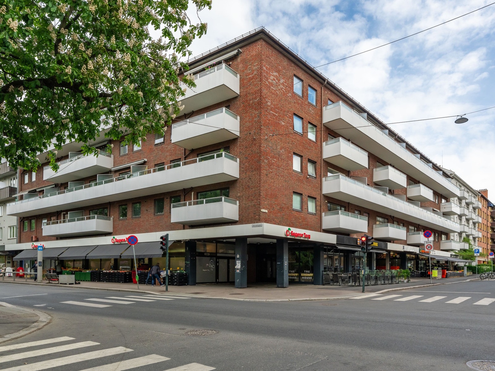 Og ja, byens beste Grønnsaksbutikk i 1. etg er utrolig fin å ha. Galleribilde